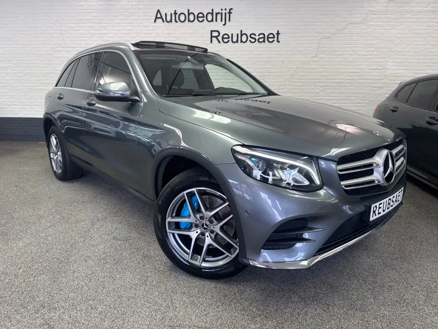 Mercedes-Benz GLC 350 350E AMG Line 4Matic Panodak Leer Trekhaak Incl Bt Grijs - 1