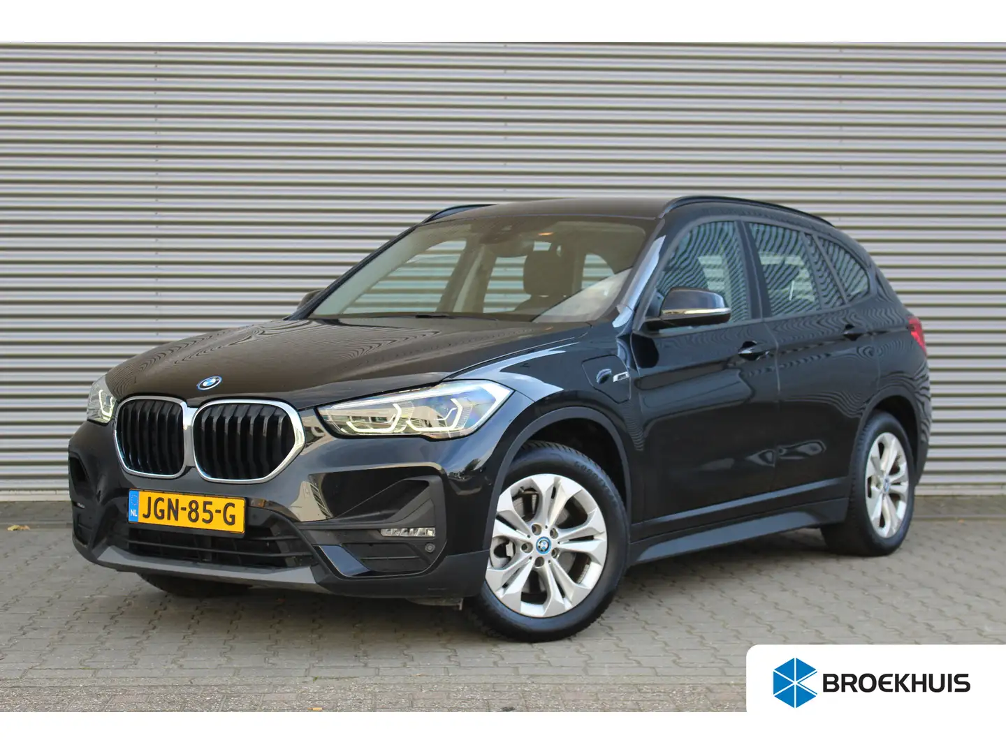 BMW X1 xDrive25e Executive | Elek. Achterklep | LED | Cam Schwarz - 1