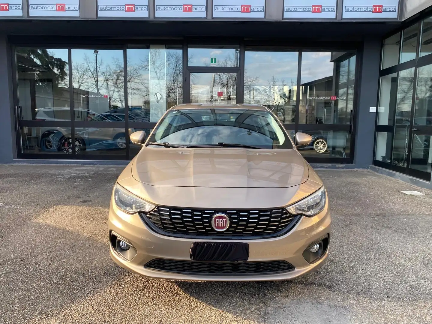 Fiat Tipo Tipo 5p 1.4 Easy 95cv "NAVIGATORE DI SERIE" Marrón - 2
