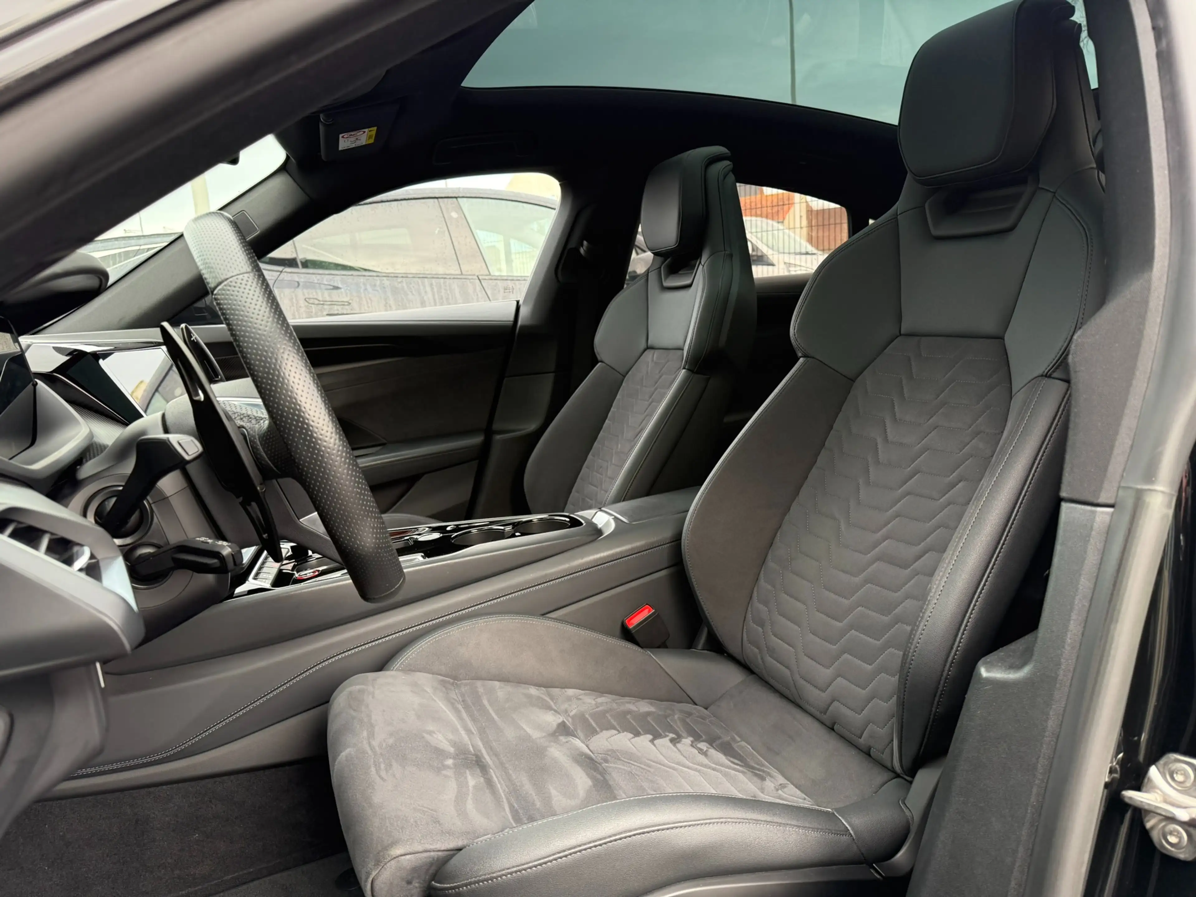 Audi e-tron GT QUATTRO / 360°CAM / PANO / HUD / CARPLAY / B&O/ — photo 15