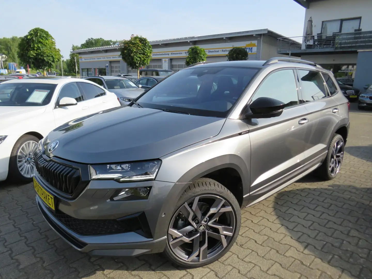 Skoda Karoq 1.5 TSI DSG SPORTLINE *KAMERA *AHK *19ZOLL Gris - 1