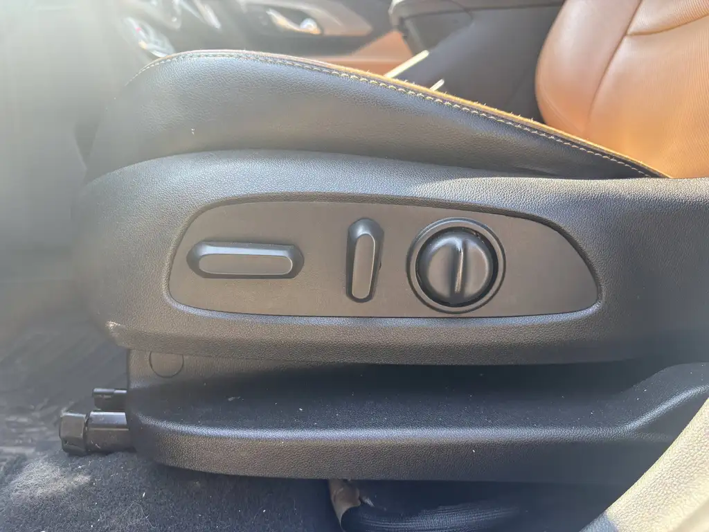 2019 GMC Terrain SLT | Dual-Zone Climate | CarPlay | Rear Cam — photo 7
