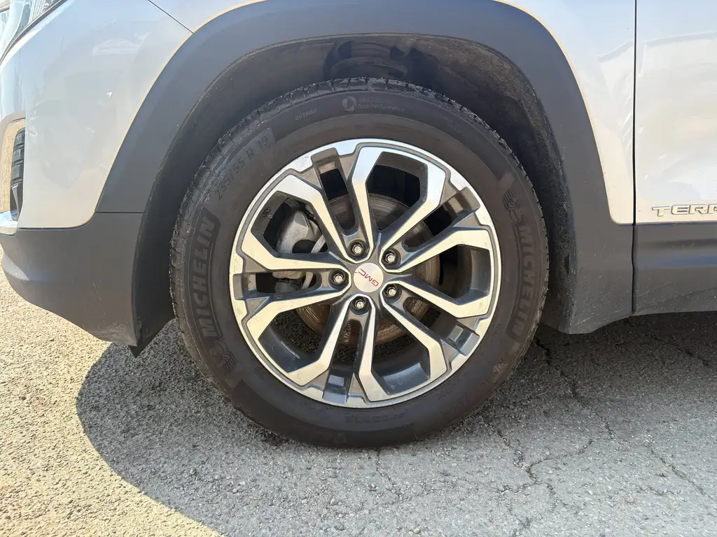 2019 GMC Terrain SLT | Dual-Zone Climate | CarPlay | Rear Cam — photo 3