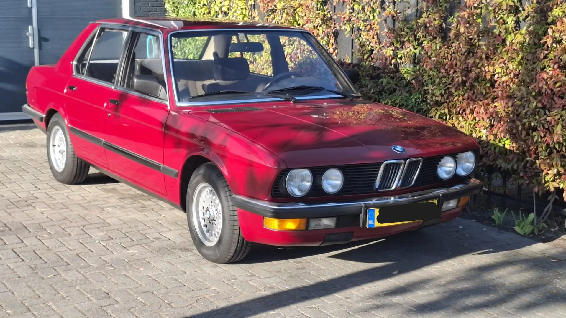 BMW 518 i Rood - 1