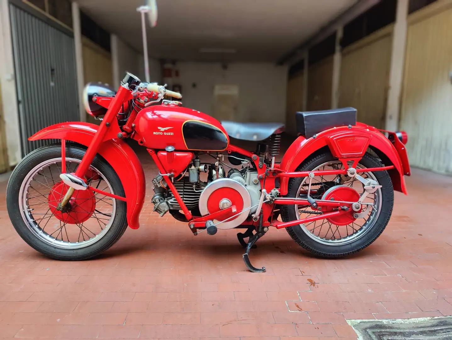 Moto Guzzi Falcone Turismo Rouge - 1
