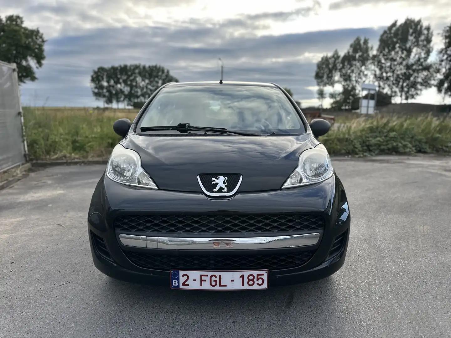 Peugeot 107 5 deurs// 2011 // zuinig - 1