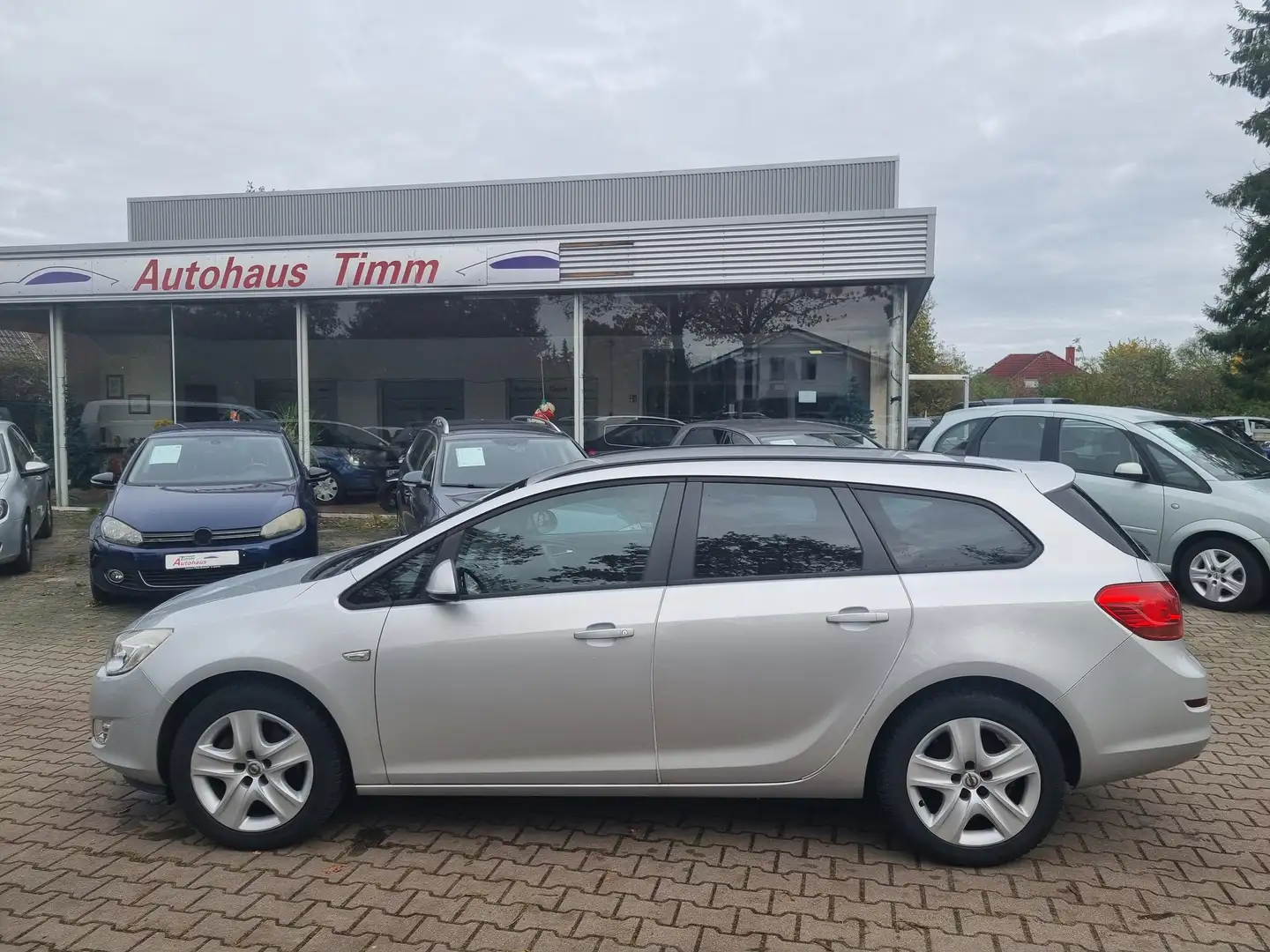 Opel Astra Astra Sports Tourer 1.6 Turbo Automatik Edition Silber - 2