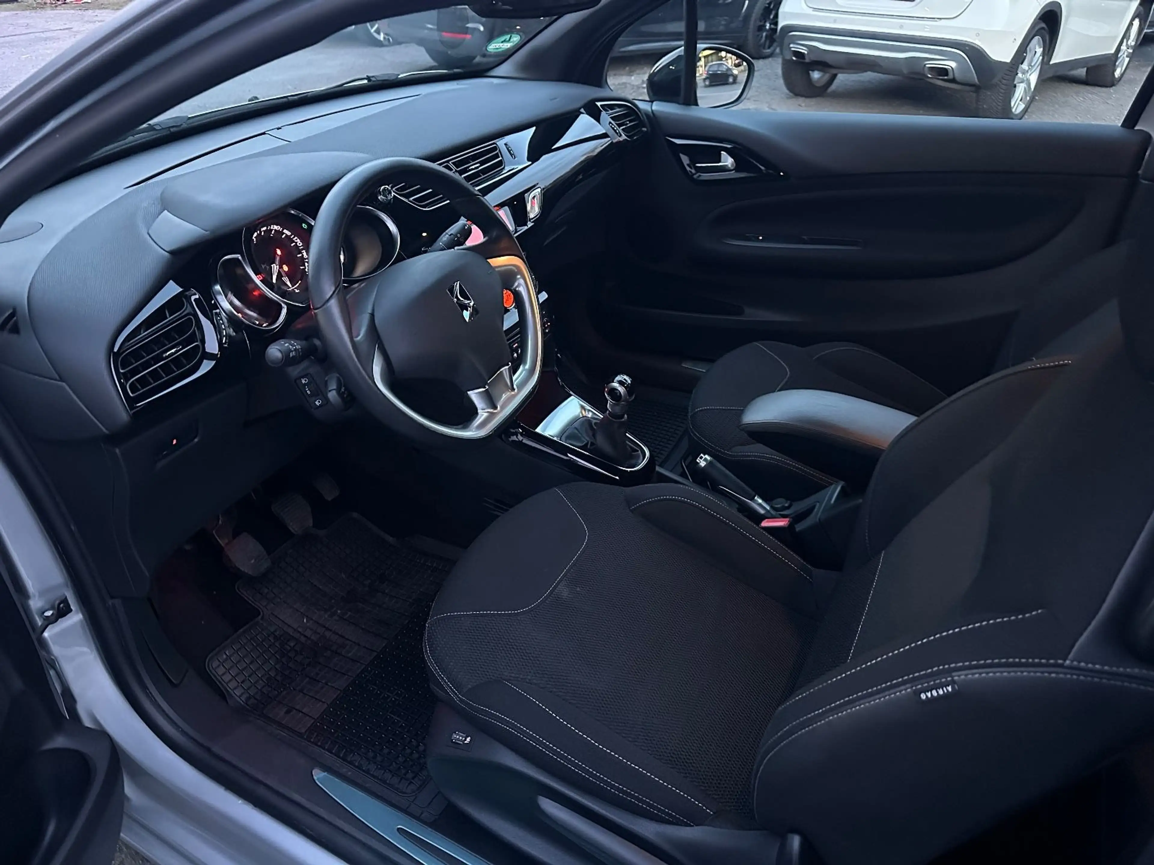 Citroen DS3 *SHZ*ISOFIX — photo 11