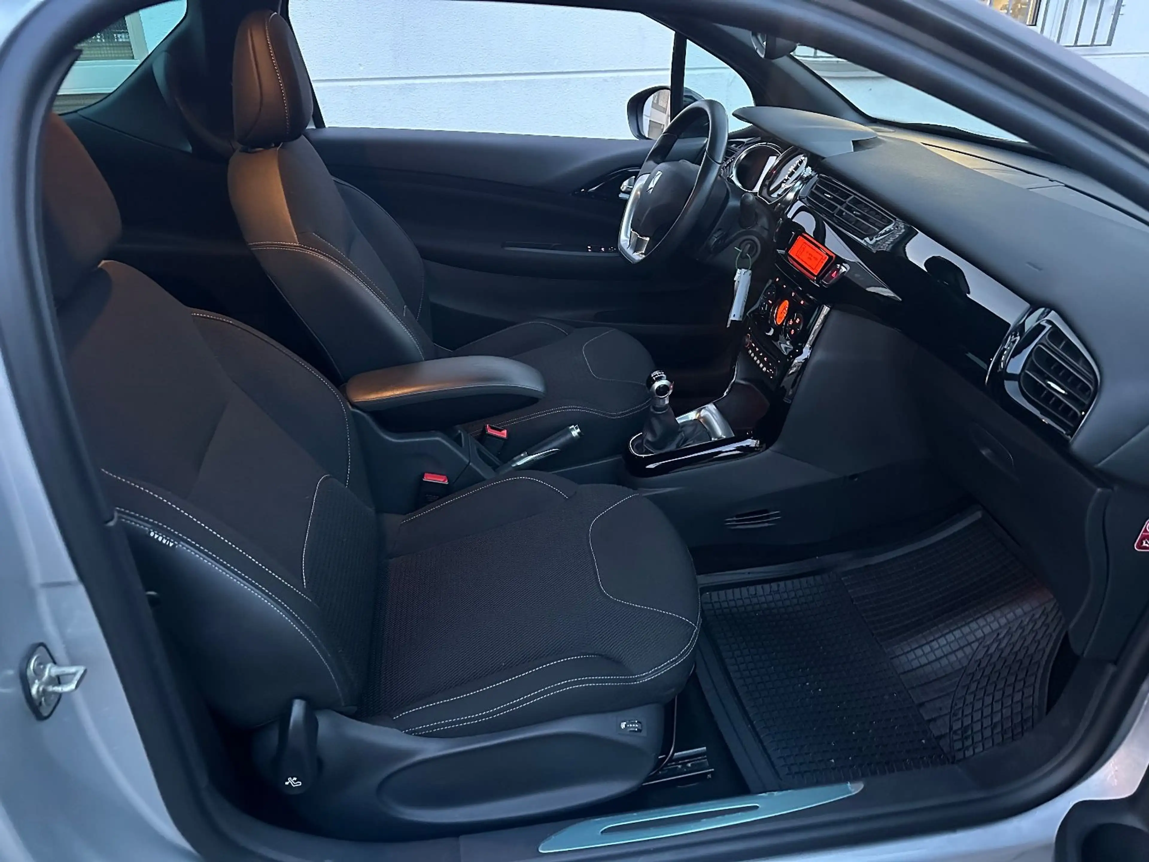 Citroen DS3 *SHZ*ISOFIX — photo 7