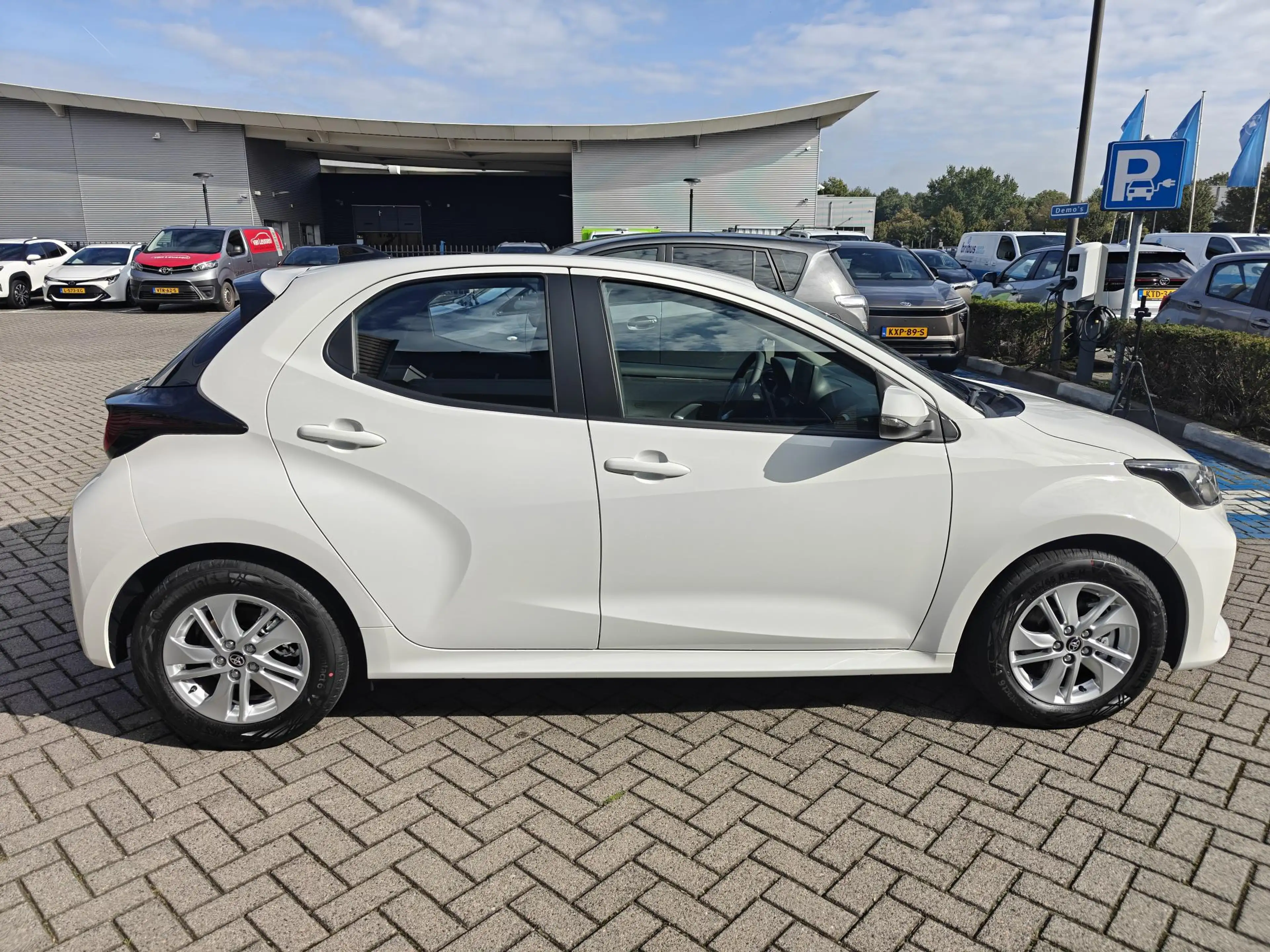 Toyota Yaris 1.5 Hybrid 115 Active NIEUW DIRECT LEVERBAAR HOGE — photo 6
