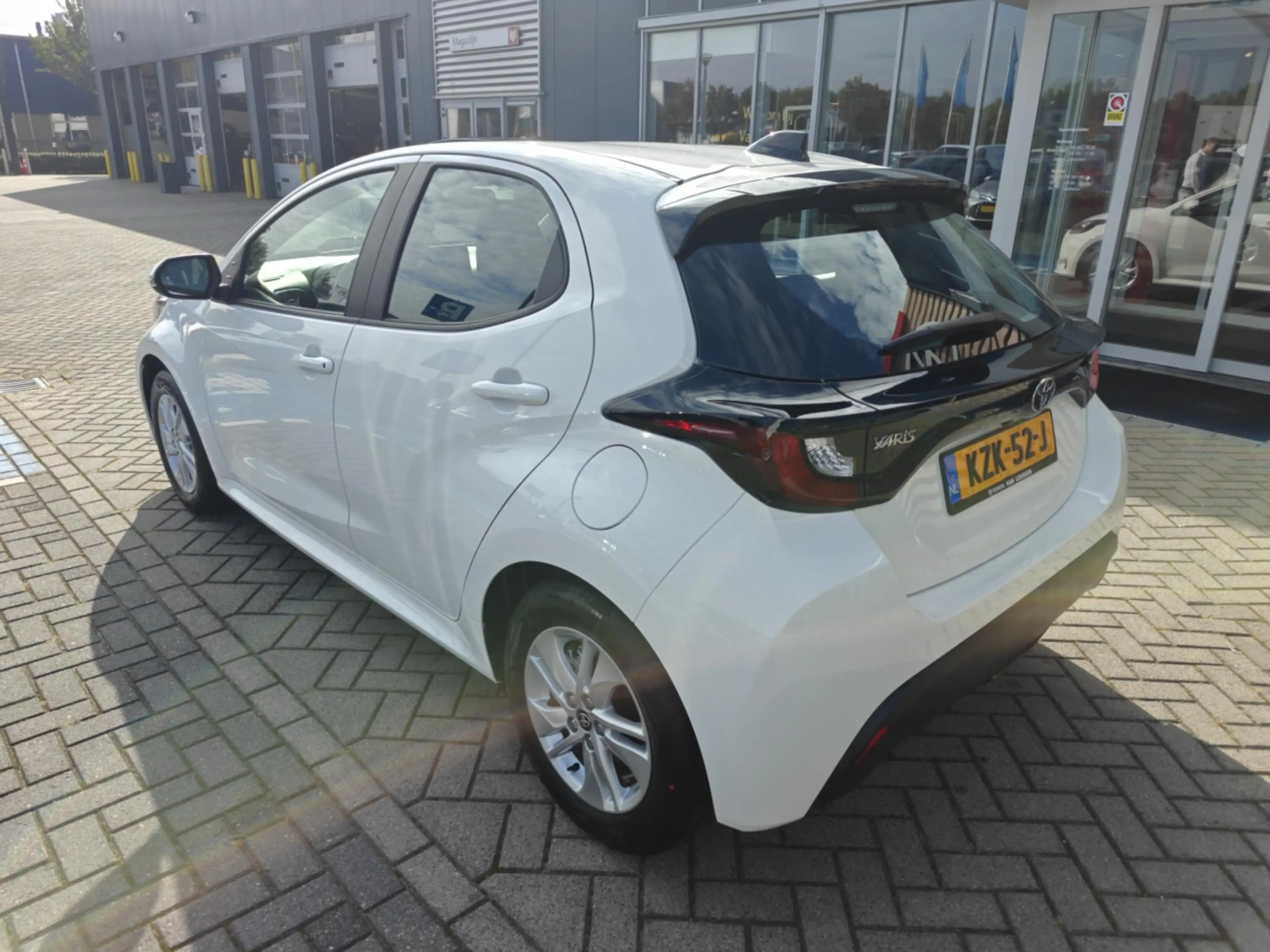 Toyota Yaris 1.5 Hybrid 115 Active NIEUW DIRECT LEVERBAAR HOGE — photo 3