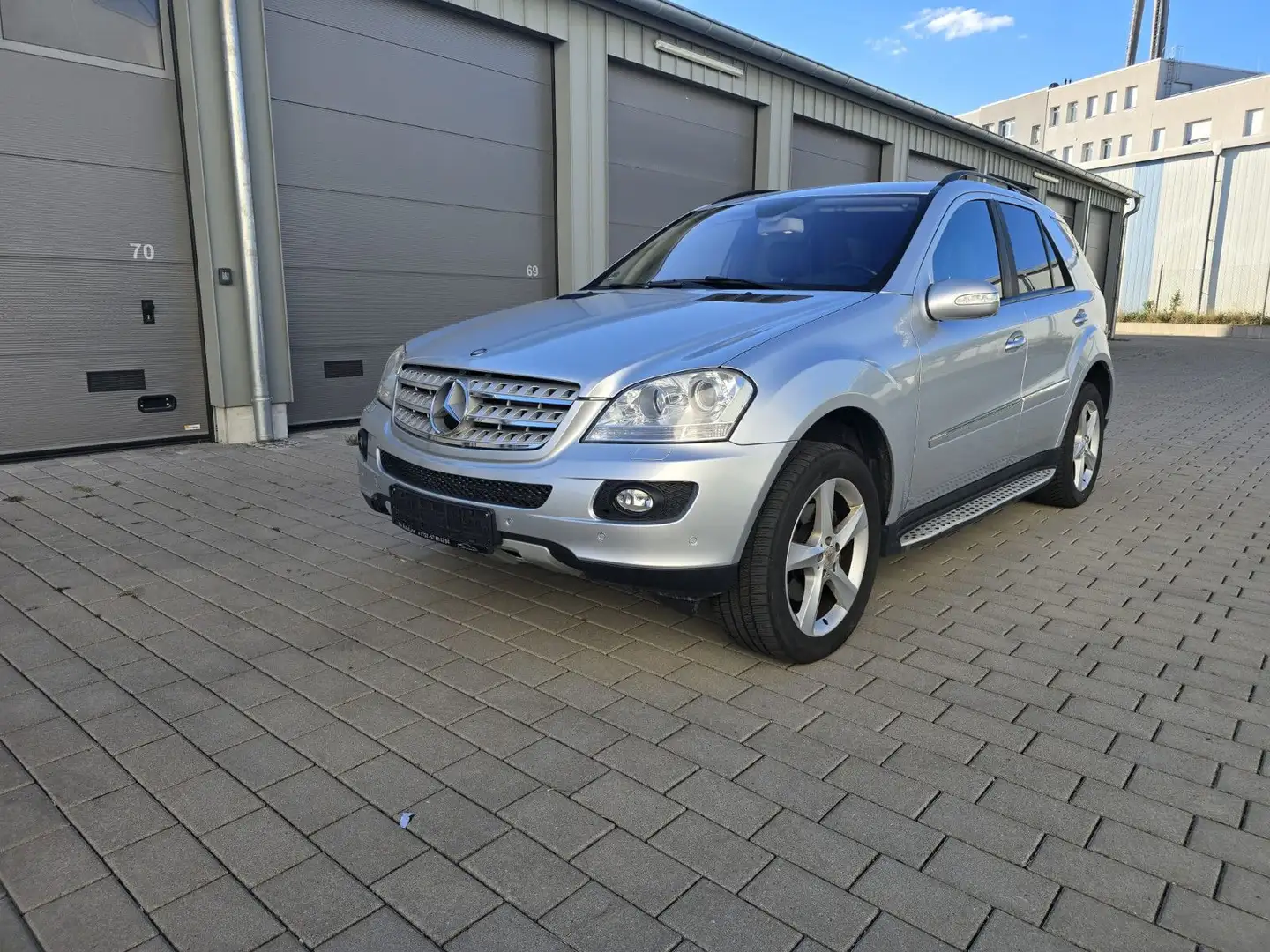 Mercedes-Benz ML 320 CDI 4MATIC/Leder/Automatik/Standheizung Silber - 1