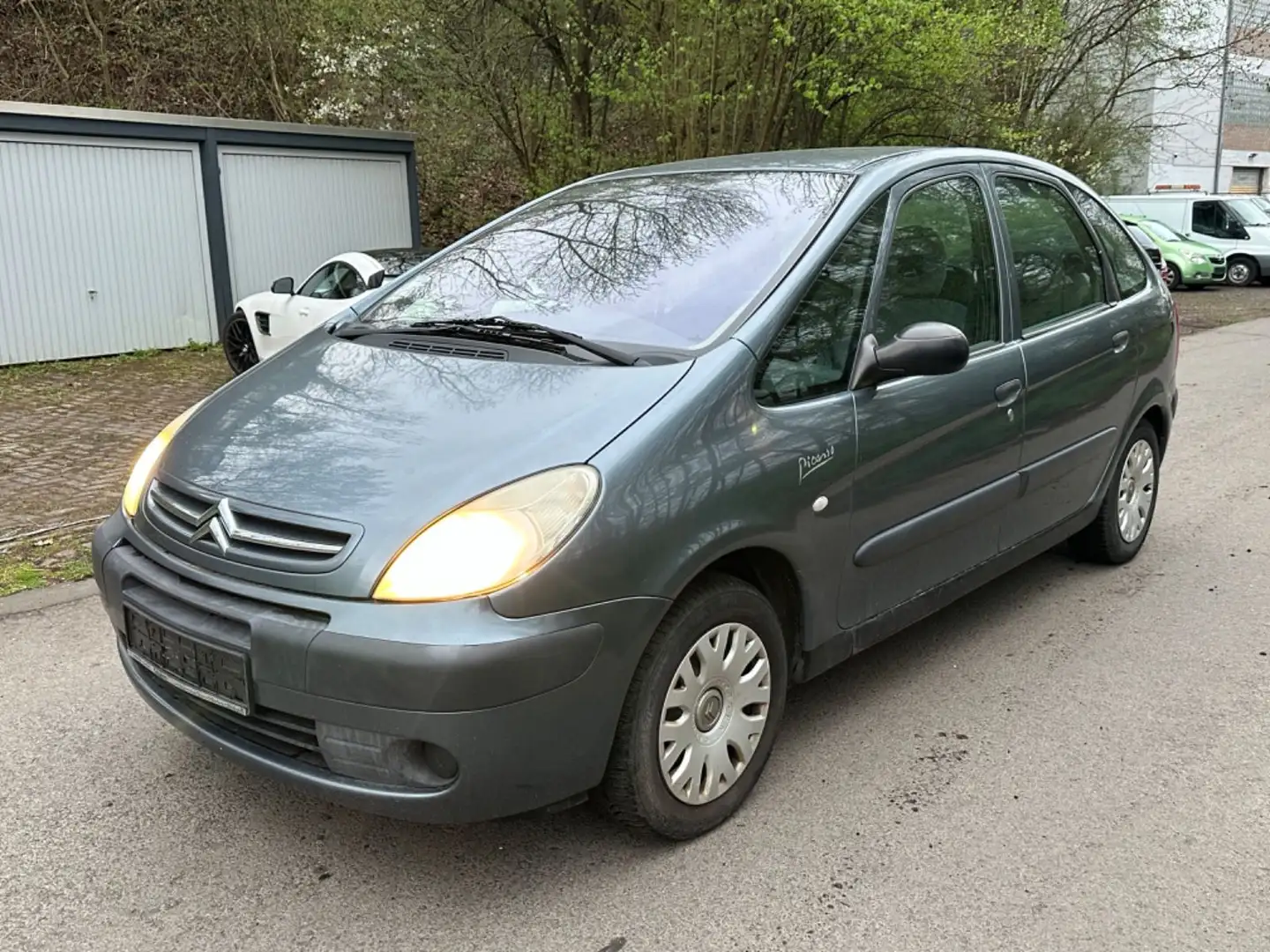 Citroen Xsara Picasso 1.8 16V Confort Klima TÜV 09/2026 Grau - 1