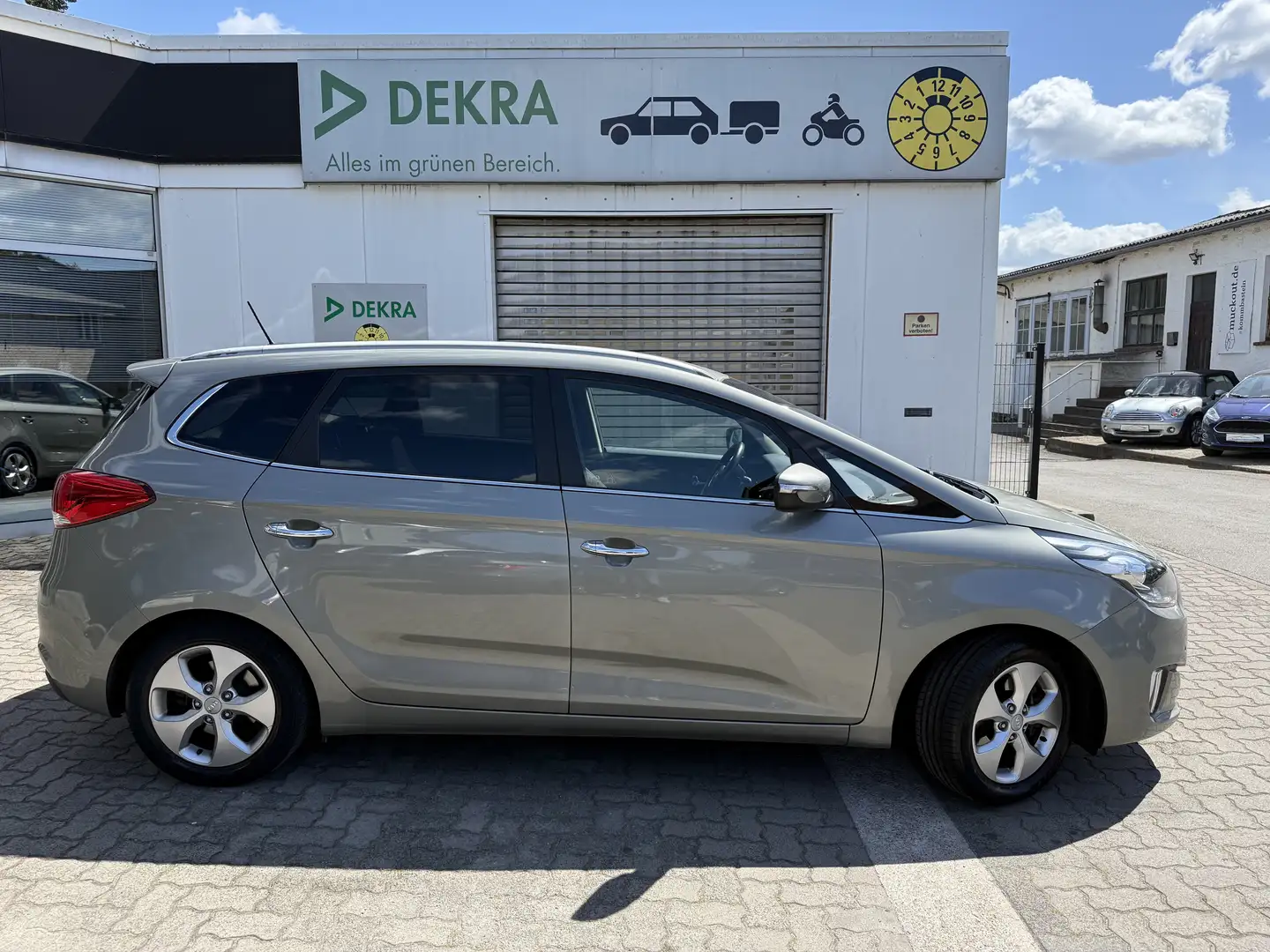 Kia Carens CRDI Edition 7 mit Klima/Navi/PDC V&H/ ABS/ESP/Alu Argent - 2
