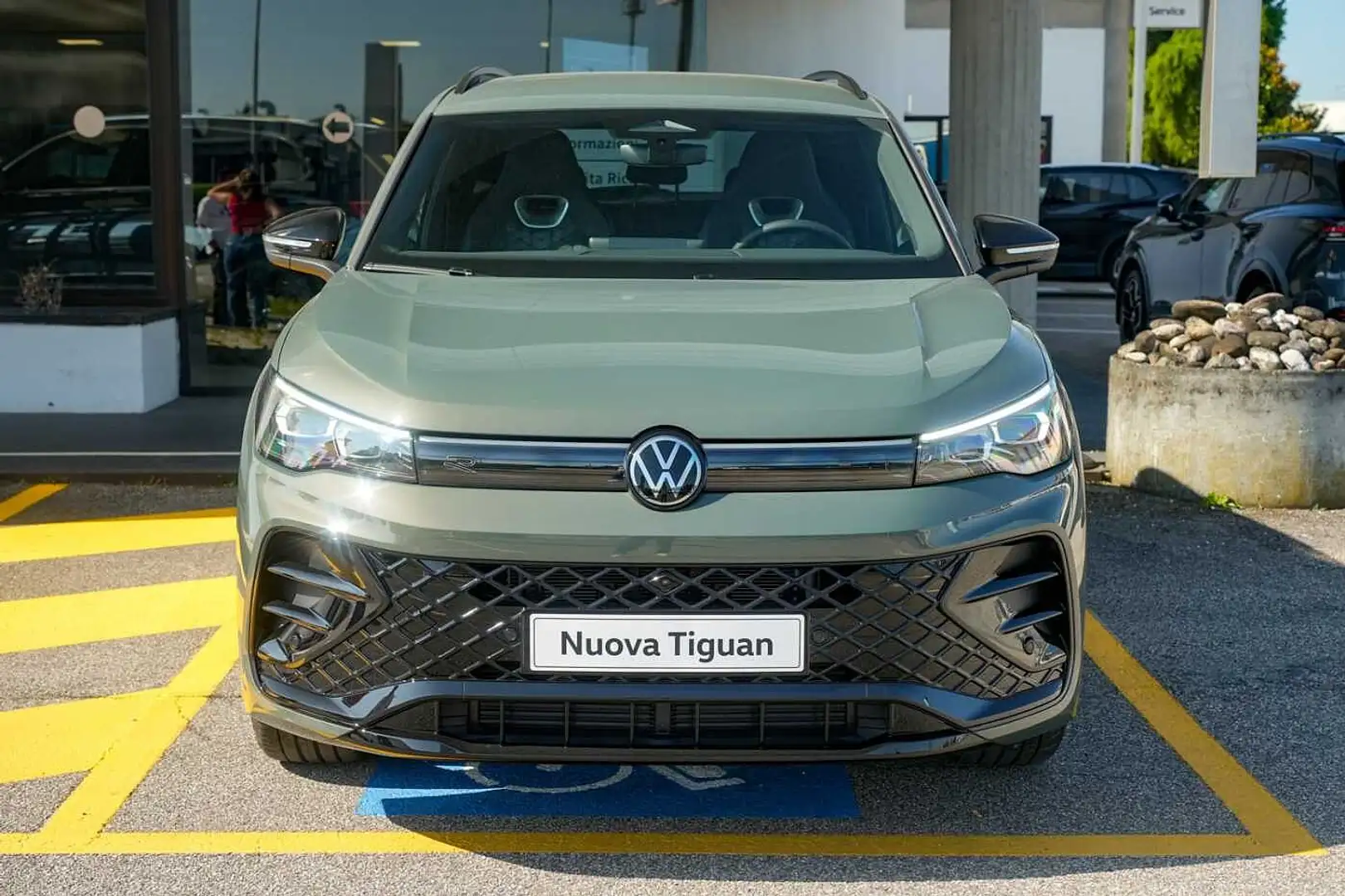 Volkswagen Tiguan 3ª serie 2.0 TDI 150 CV DSG R-Line Verde - 2