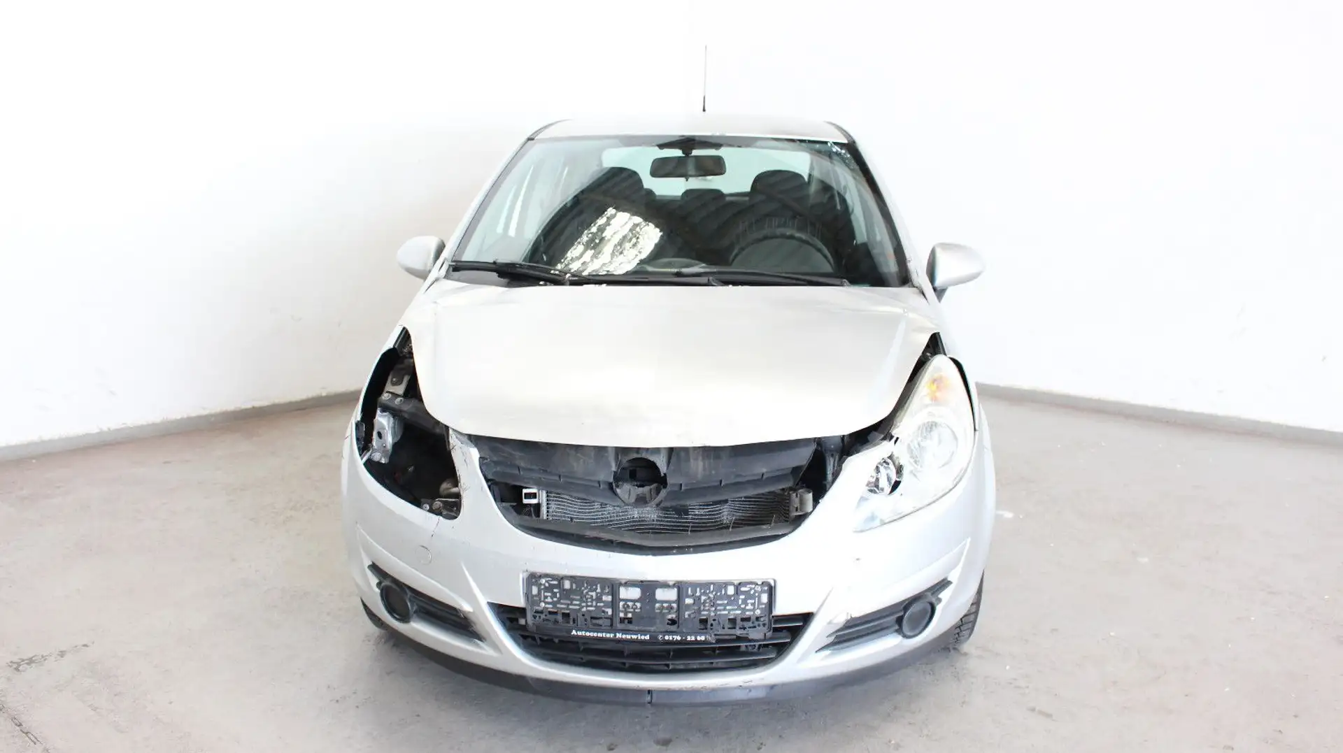 Opel Corsa D Basis,5-türig, UNFALLSCHADEN Zilver - 2