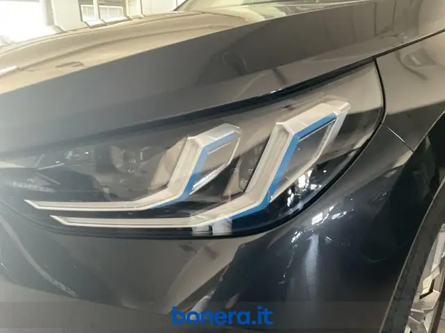 BMW X3 view 10