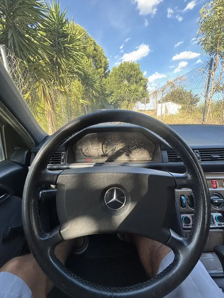 Mercedes-Benz E 250 Turbo Diesel, foto 5