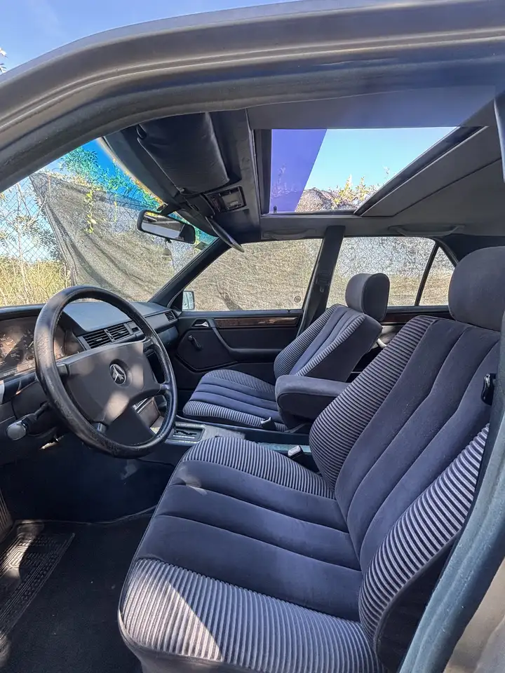 Mercedes-Benz E 250 Turbo Diesel, foto 9