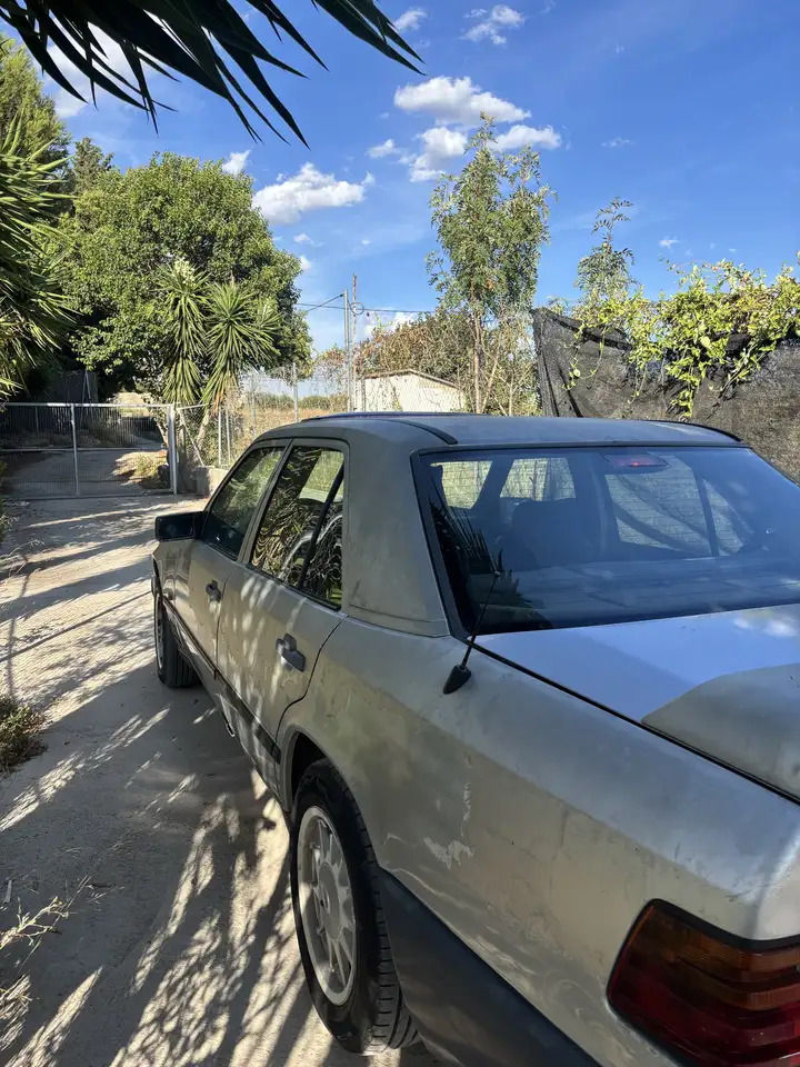 Mercedes-Benz E 250 Turbo Diesel, foto 3