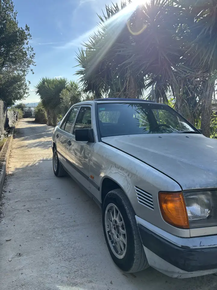 Mercedes-Benz E 250 Turbo Diesel, foto 4