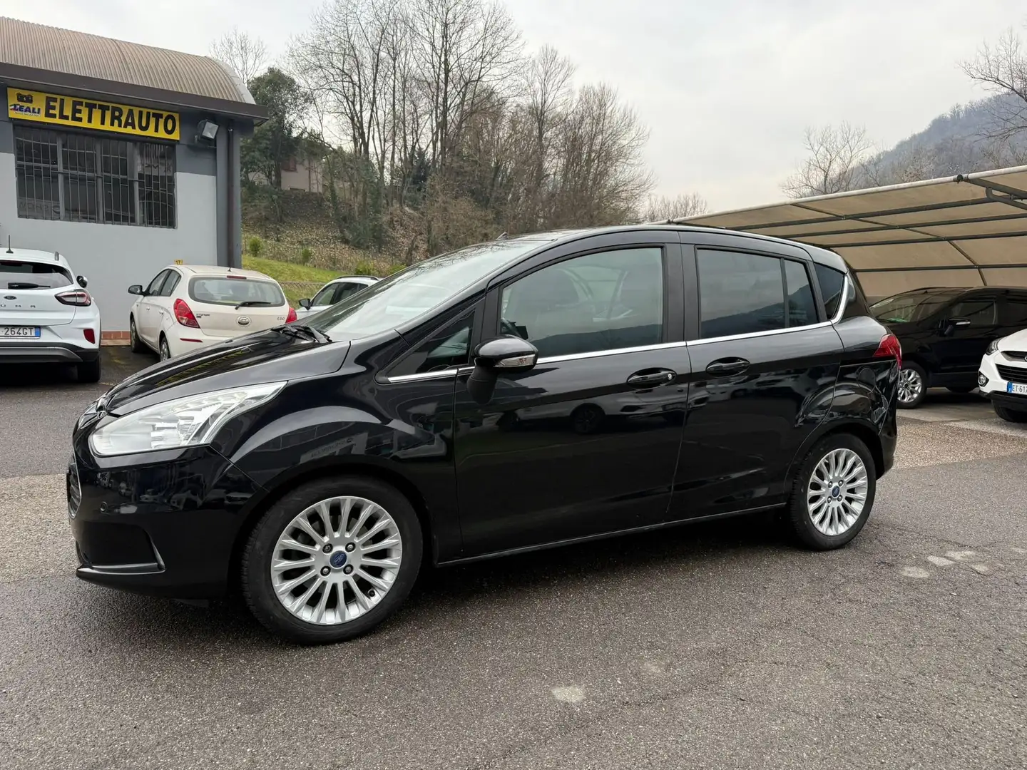 Ford B-Max B-Max 1.6 TDCi 95 CV Titanium Schwarz - 1