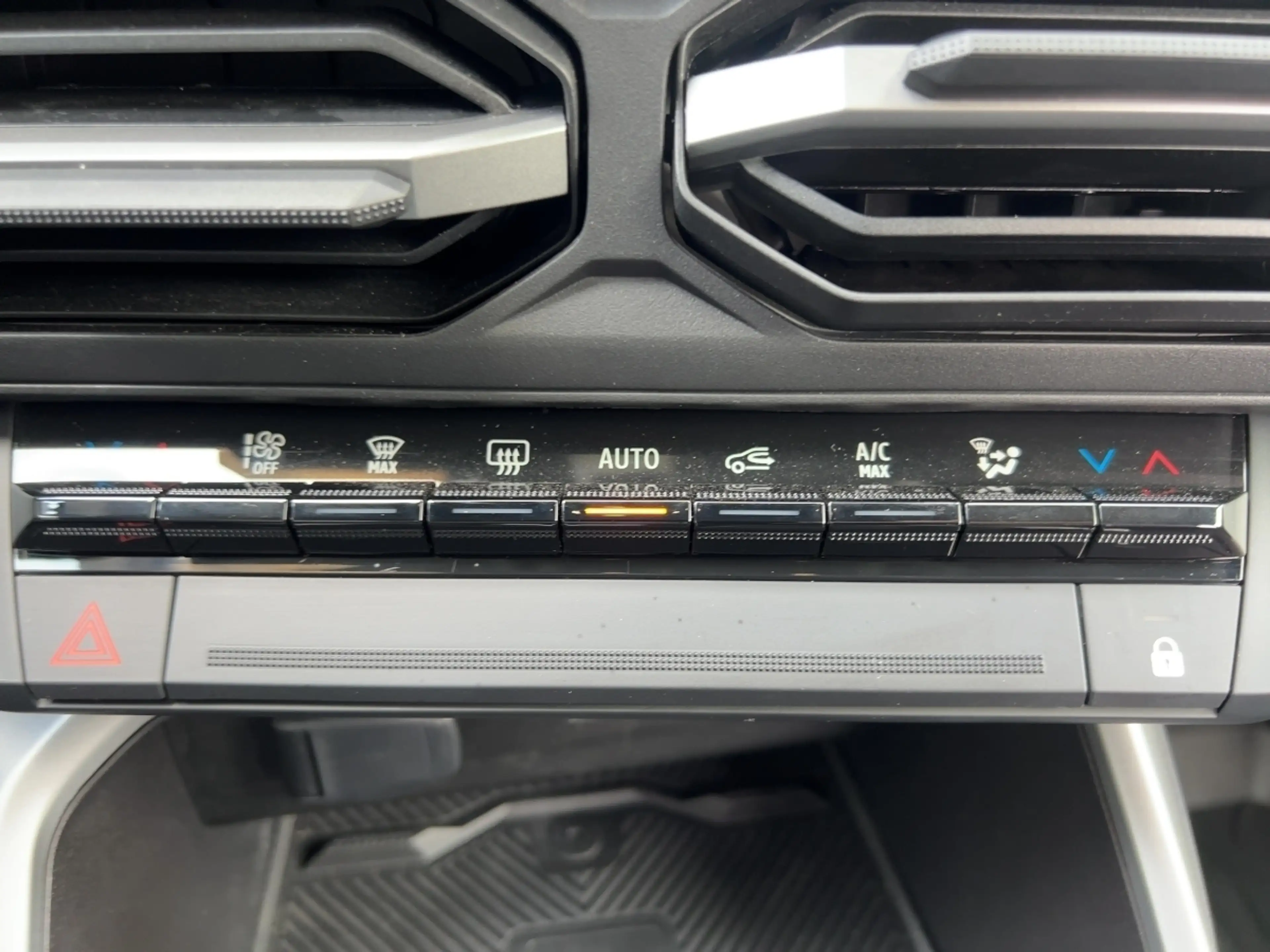 Dacia Bigster 1.8 E-TECH Hybrid 155 Journey — photo 15