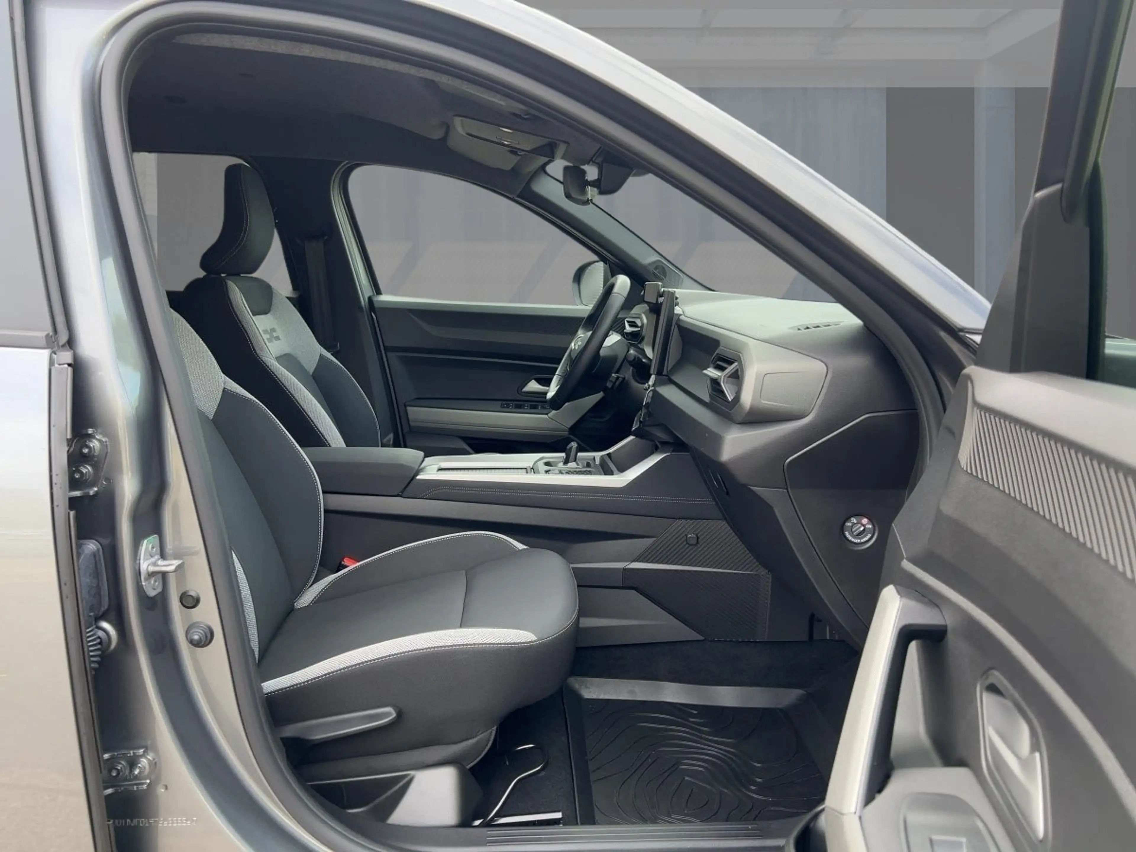 Dacia Bigster 1.8 E-TECH Hybrid 155 Journey — photo 8