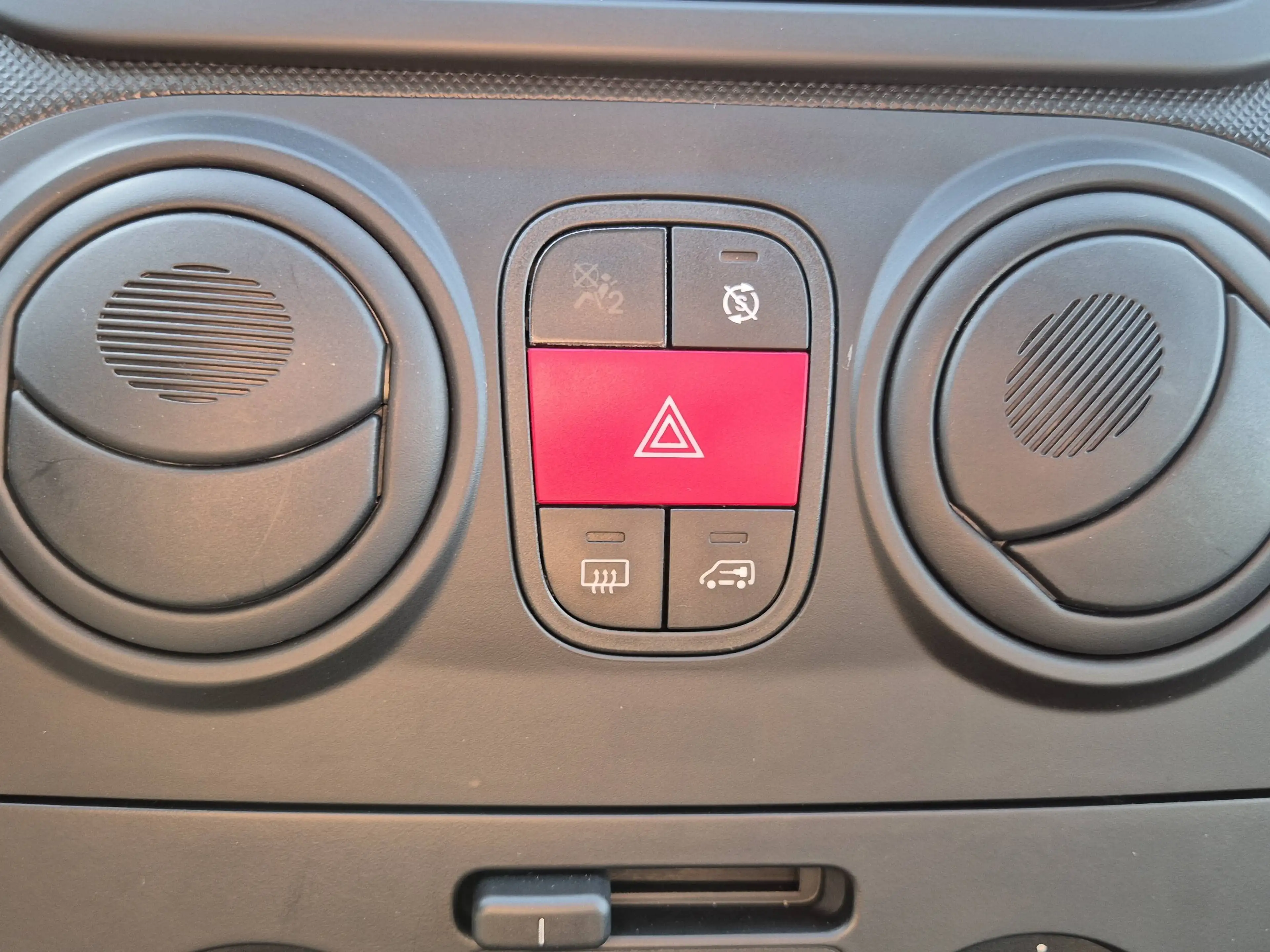 Fiat Fiorino FIORINO CARGO DIESEL - Fiorino 1.3 Multijet SX Ecojet (EU6d) — photo 13