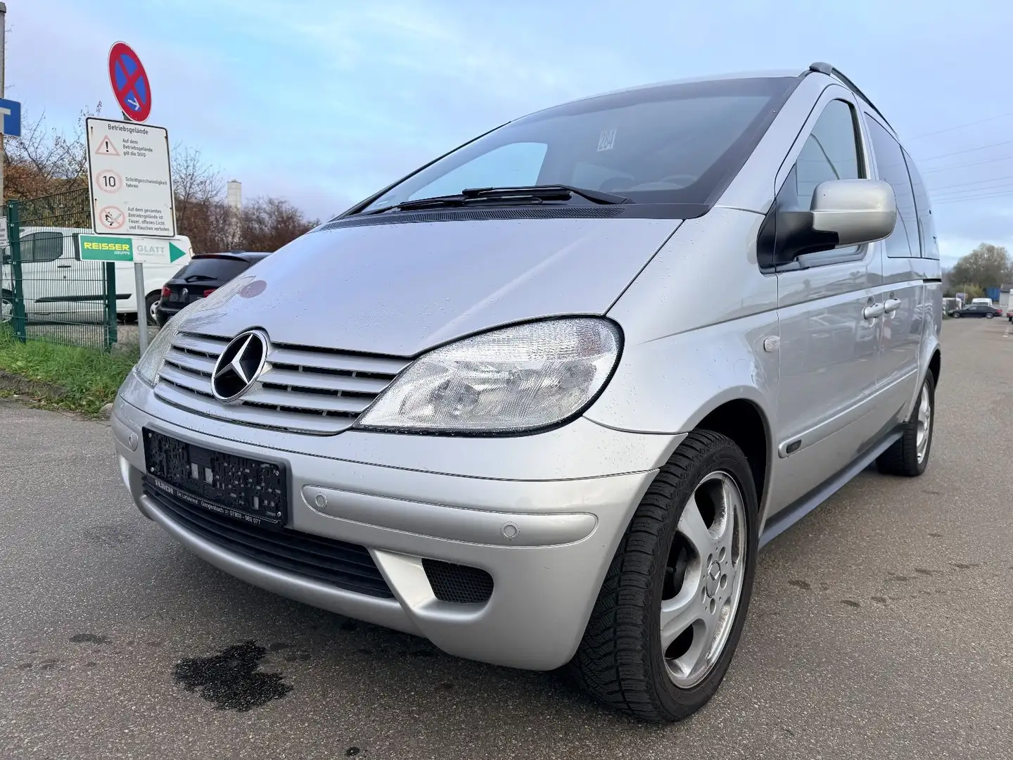 Mercedes-Benz Vaneo Compact Van 1.9 Automatik Silber - 2