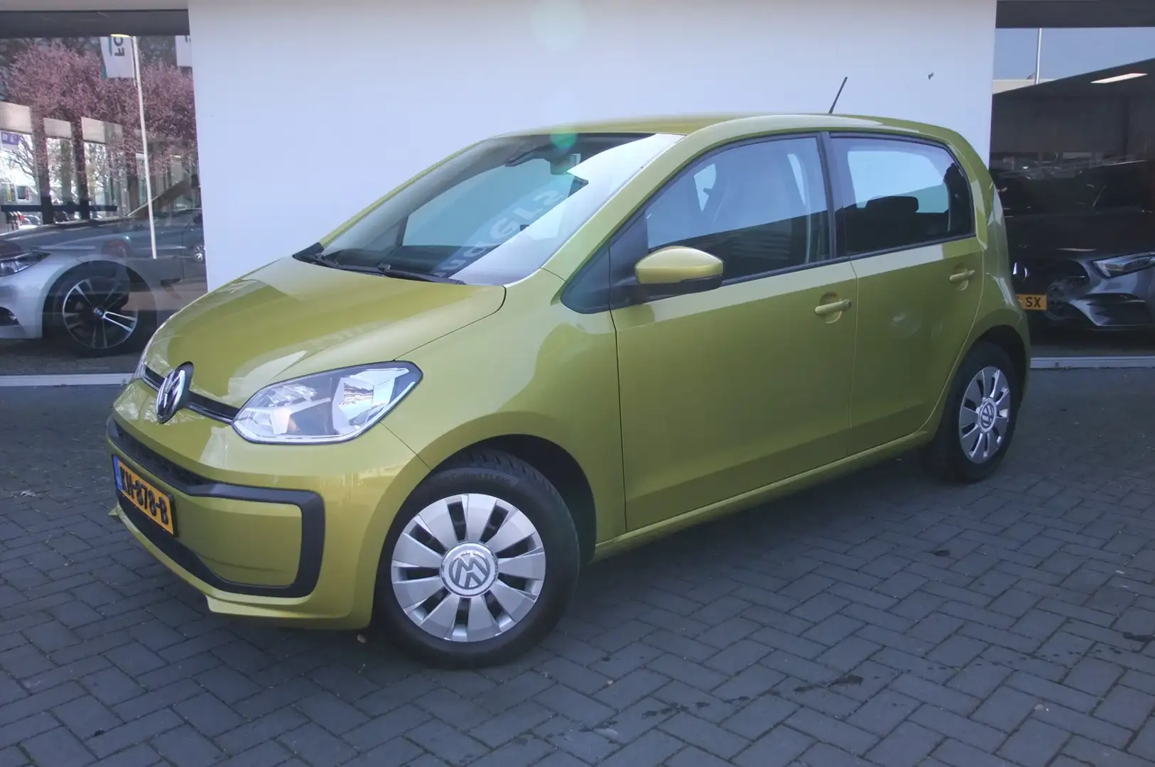 Volkswagen up! 1.0 BMT move up! / Airco Jaune - 2