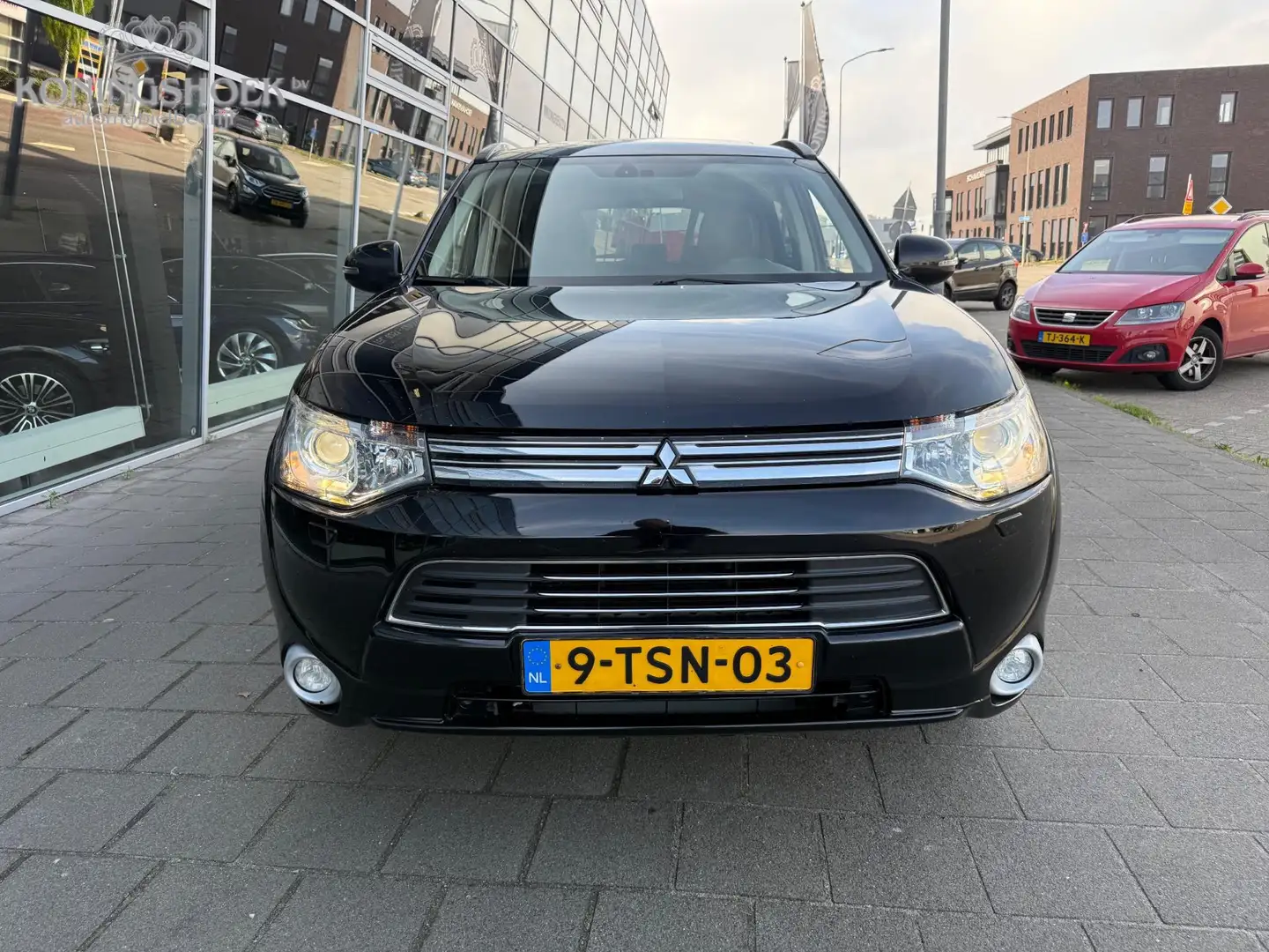 Mitsubishi Outlander 2.0 PHEV Instyle Zwart - 2