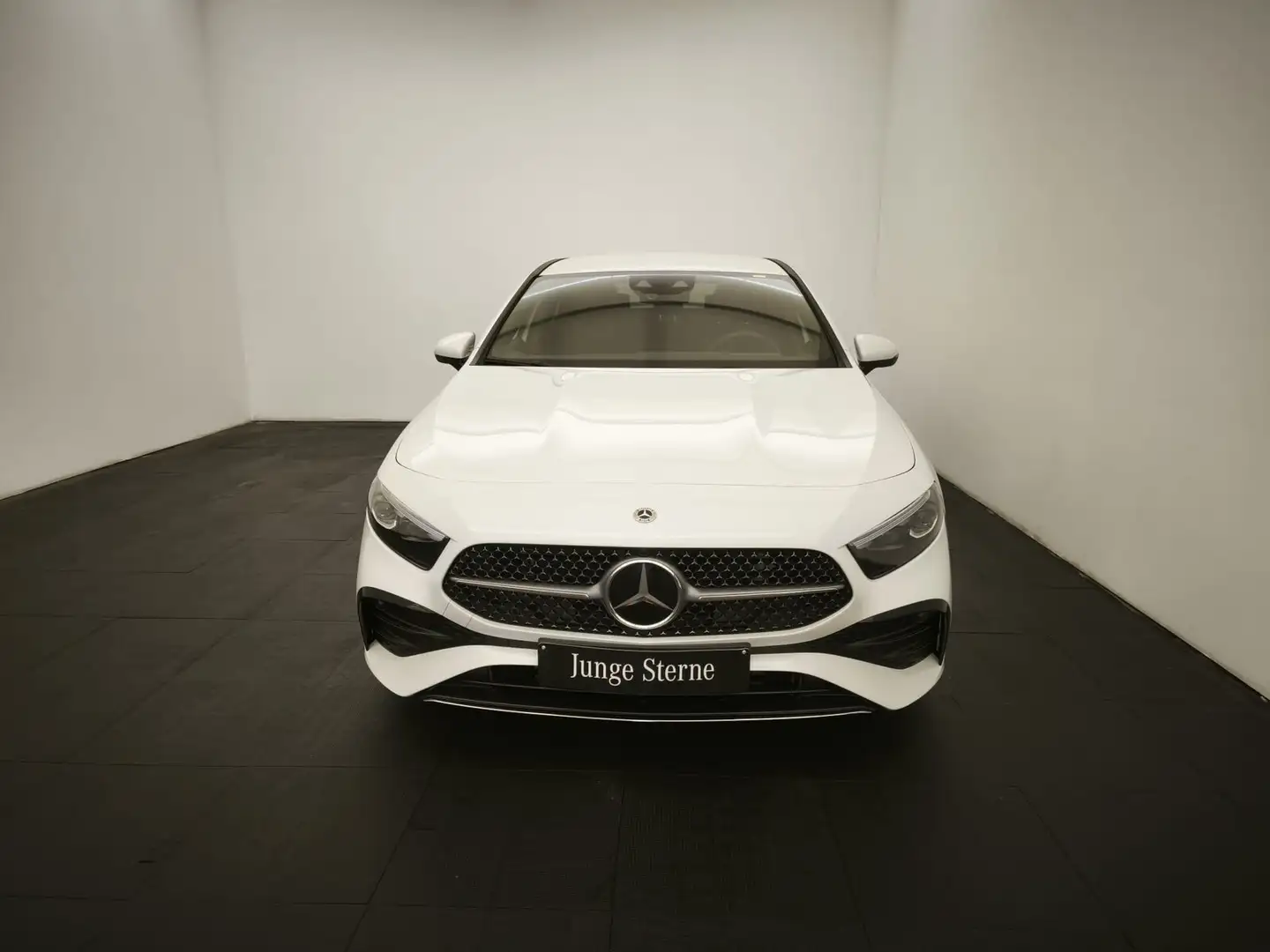 Mercedes-Benz A 200 A 200 Limo AMG Premium AHK Distro Multibeam  Navi Weiß - 2