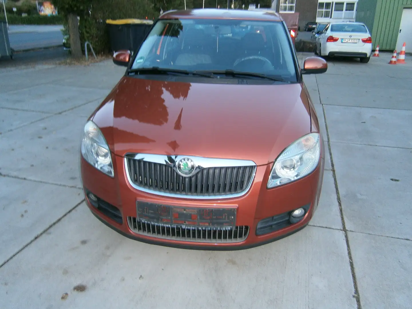 Skoda Fabia Ambiente Orange - 1