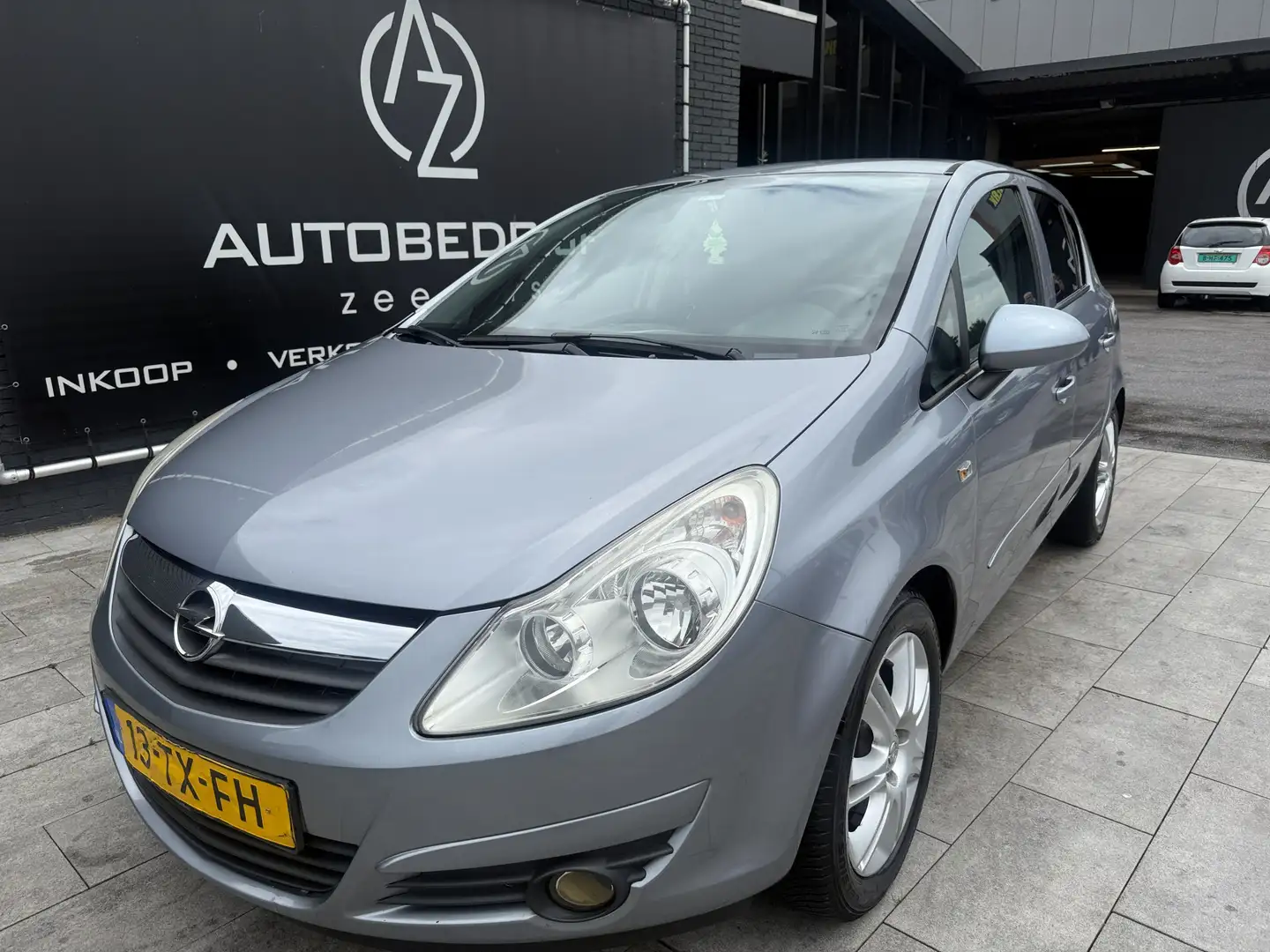 Opel Corsa 1.2-16V Enjoy Grau - 2
