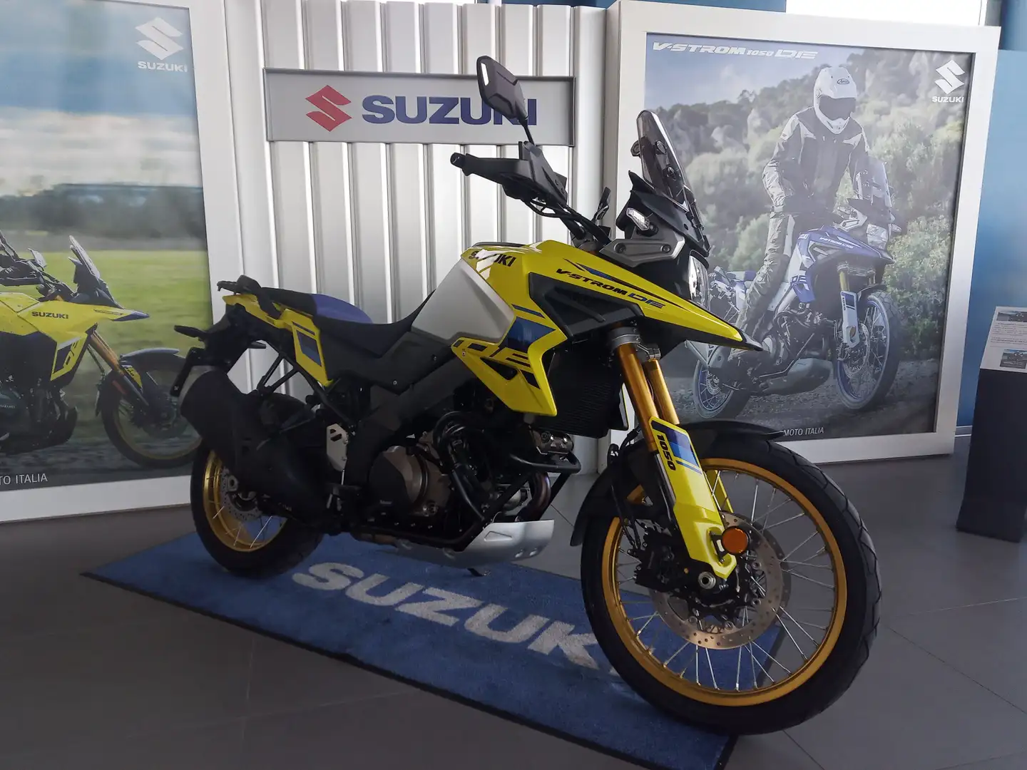 Suzuki V-Strom 1050DE Giallo - 2