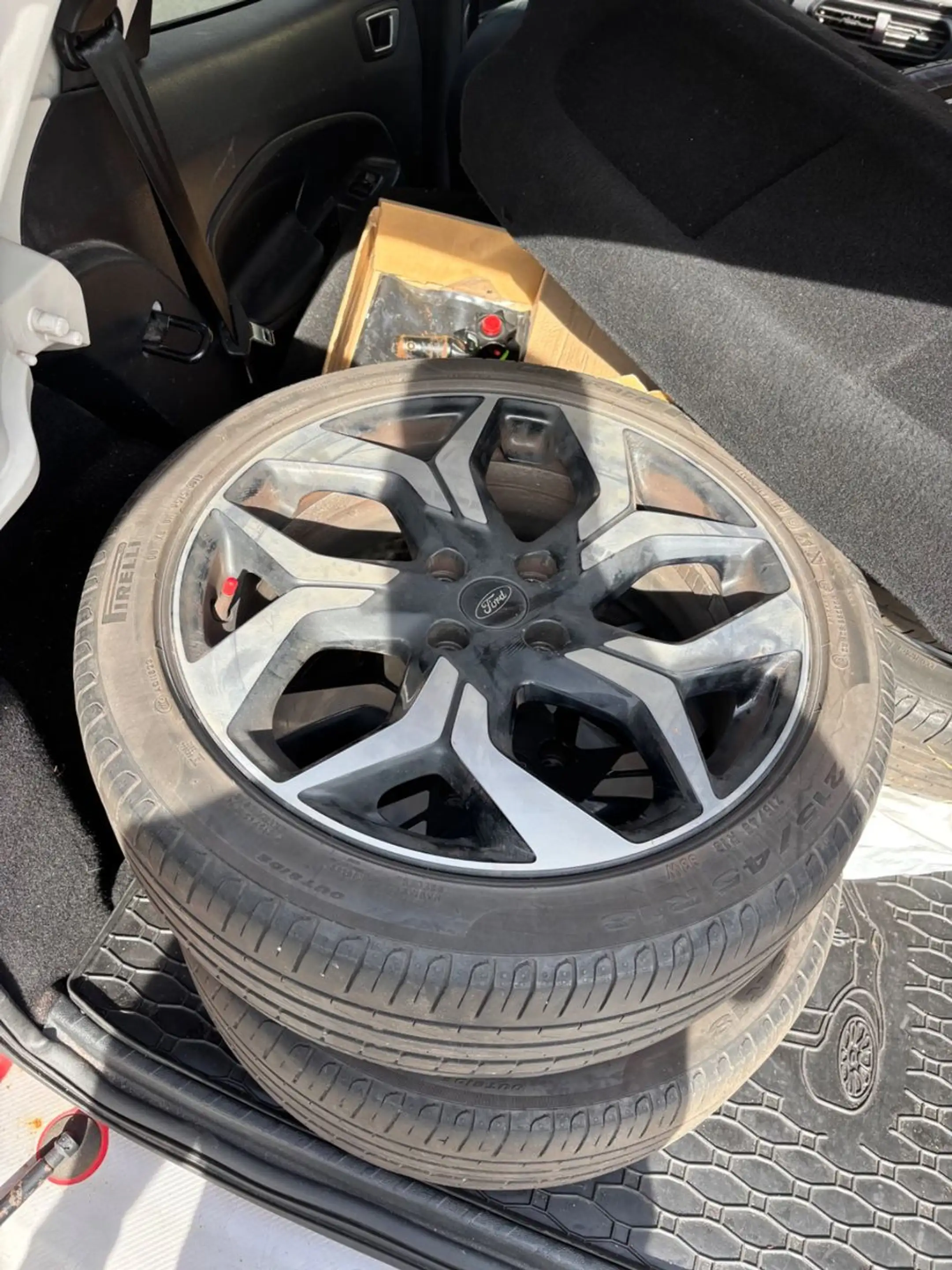 Ford EcoSport ST-Line — photo 9
