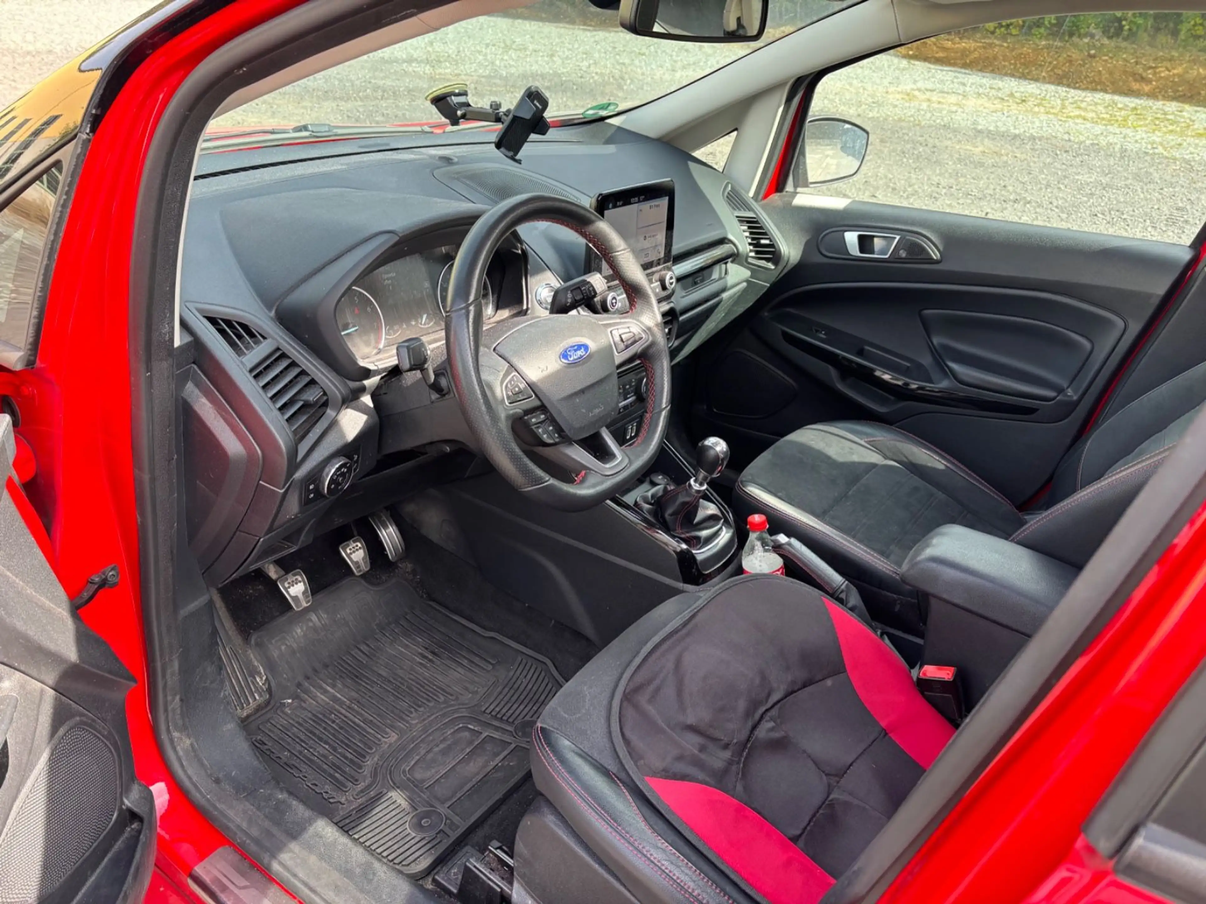 Ford EcoSport ST-Line — photo 12
