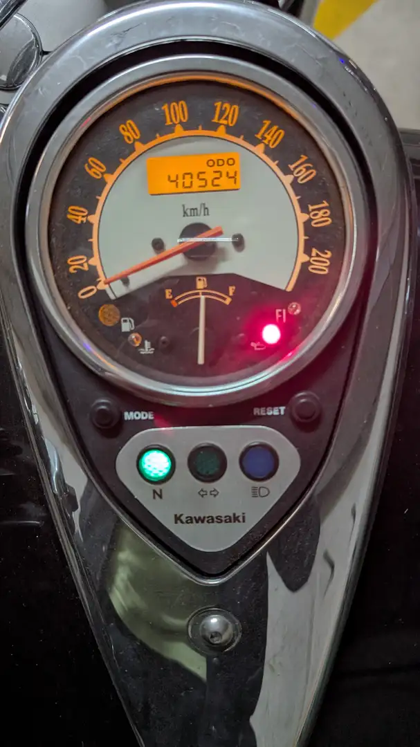 Kawasaki VN 900 classic Negro - 1