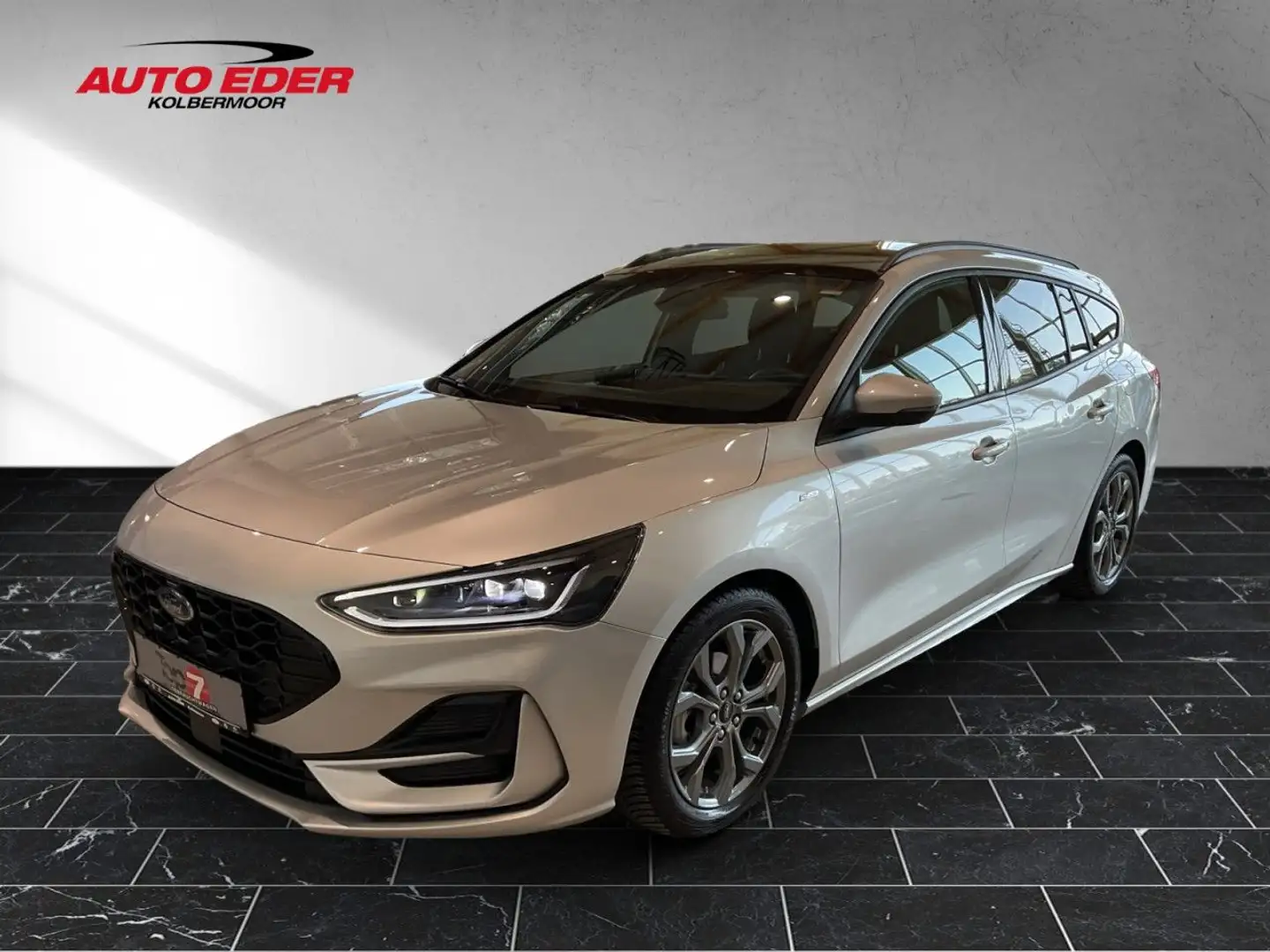 Ford Focus ST-Line Sportpaket Bluetooth Navi LED Klima Silber - 2