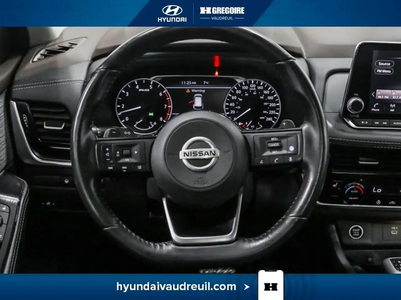 Nissan Rogue снимка Nissan Rogue