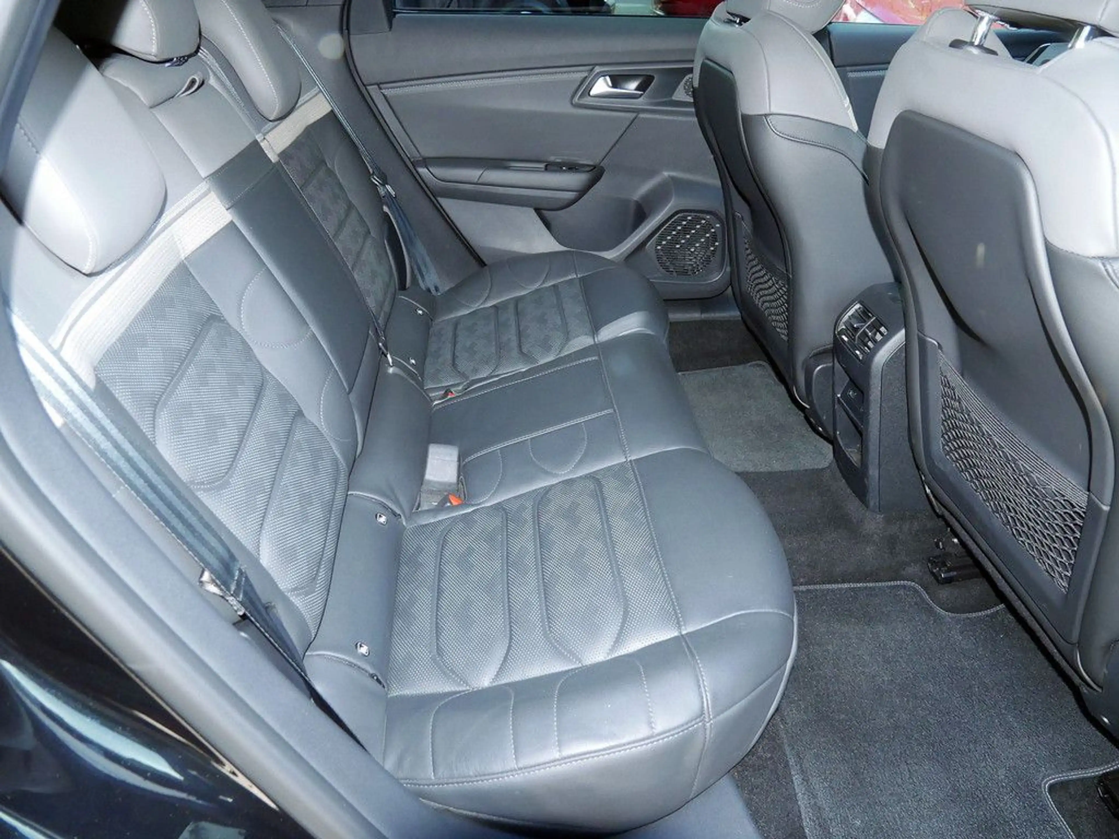Citroen C5 X Hybrid 145 PLUS eDSC6 Leder SHZ ACC HUD LED — photo 9