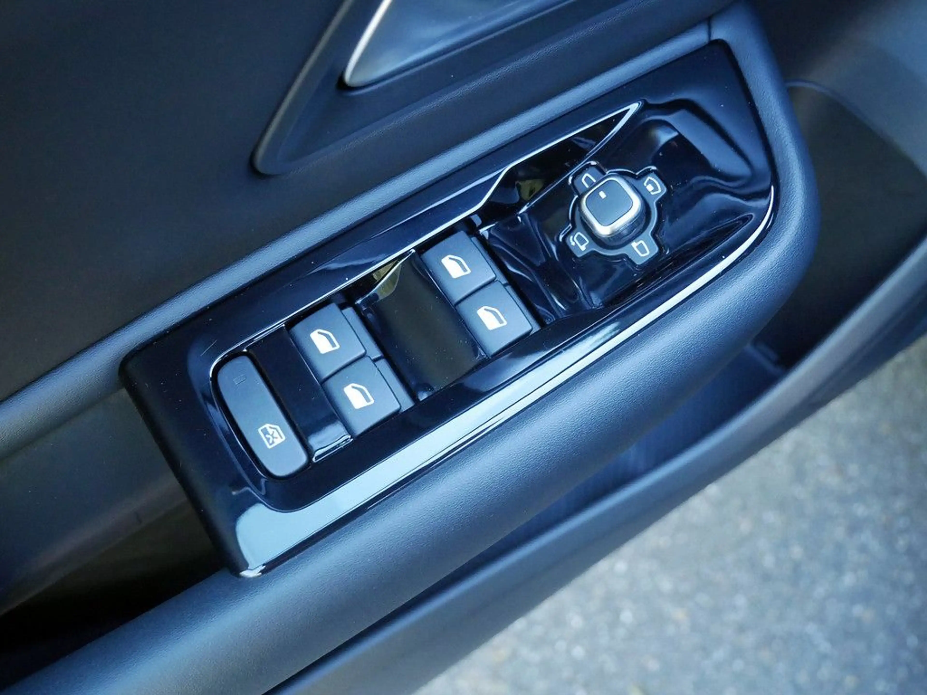 Citroen C5 X Hybrid 145 PLUS eDSC6 Leder SHZ ACC HUD LED — photo 10