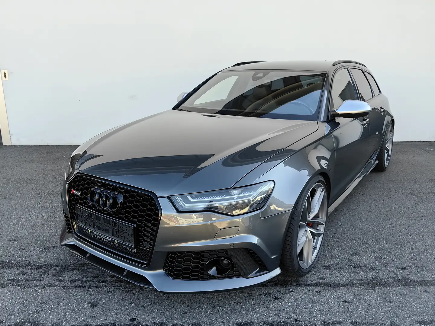 Audi RS6 RS6 Avant 4.0 TFSI Quattro / Luftfahrwerk / Carbonpaket / 21" Grau - 1