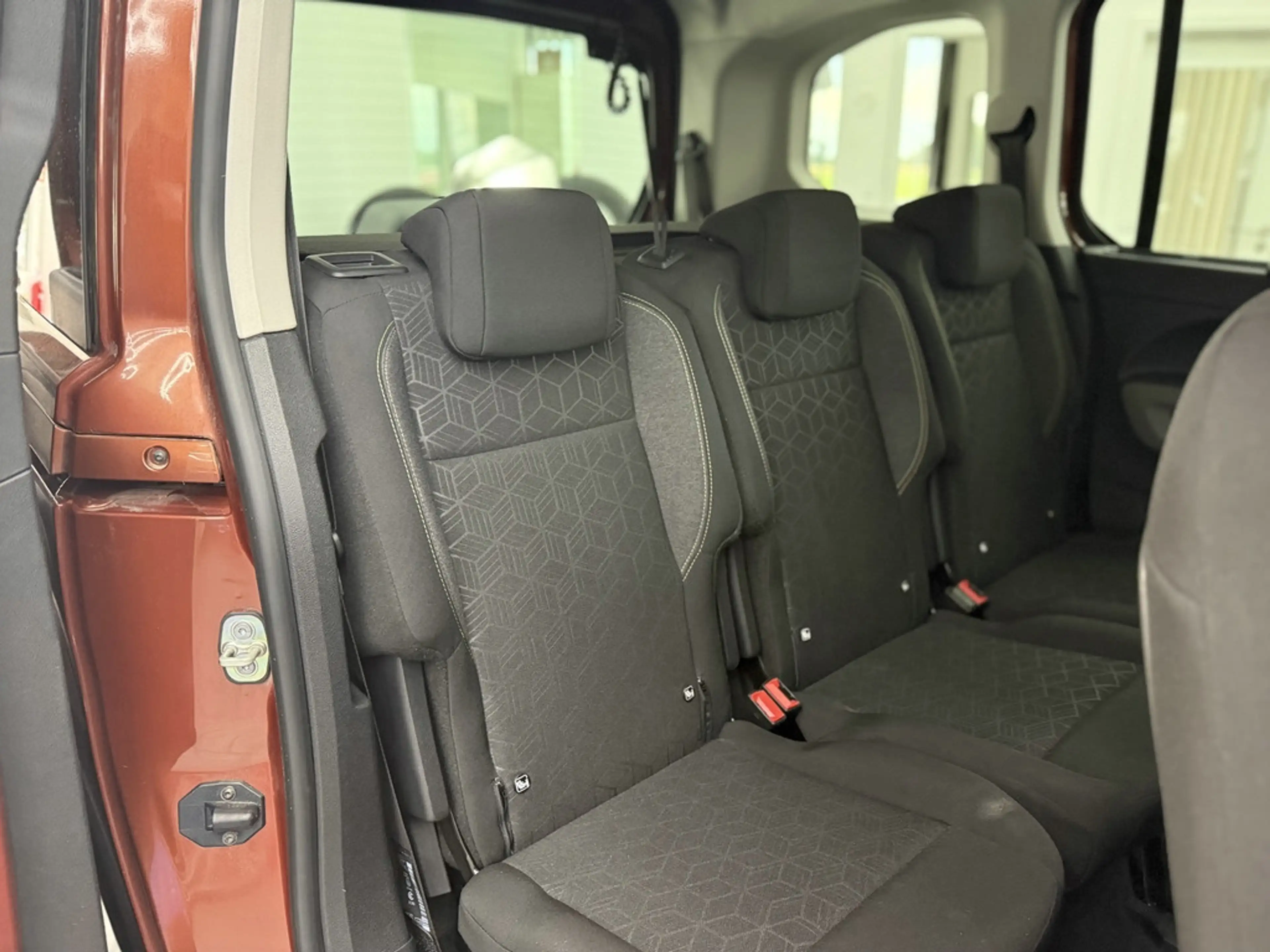 Peugeot Rifter 1.5 Blue-HDI Active, 7-Sitzer, Navi, DAB — photo 12