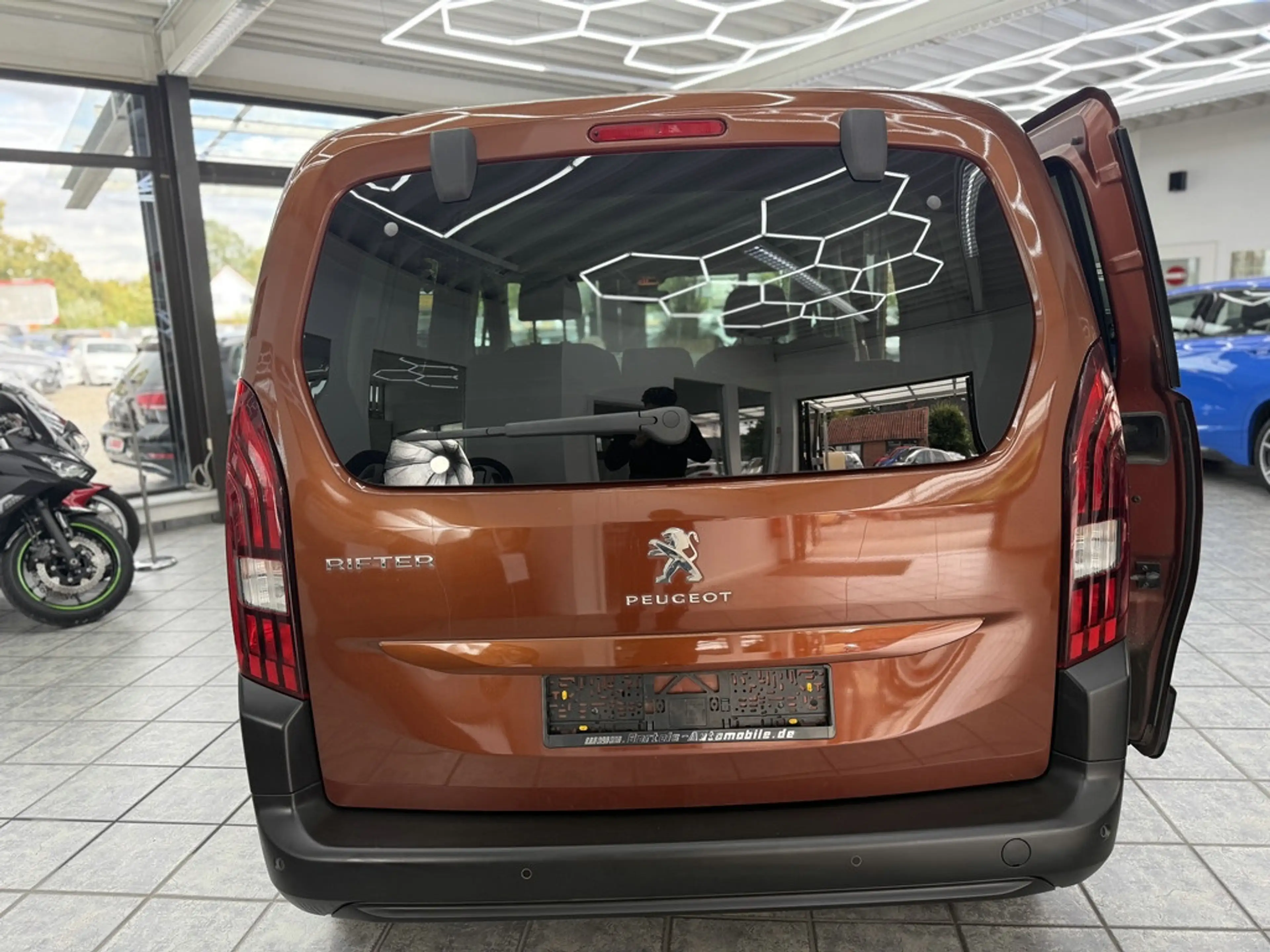 Peugeot Rifter 1.5 Blue-HDI Active, 7-Sitzer, Navi, DAB — photo 8