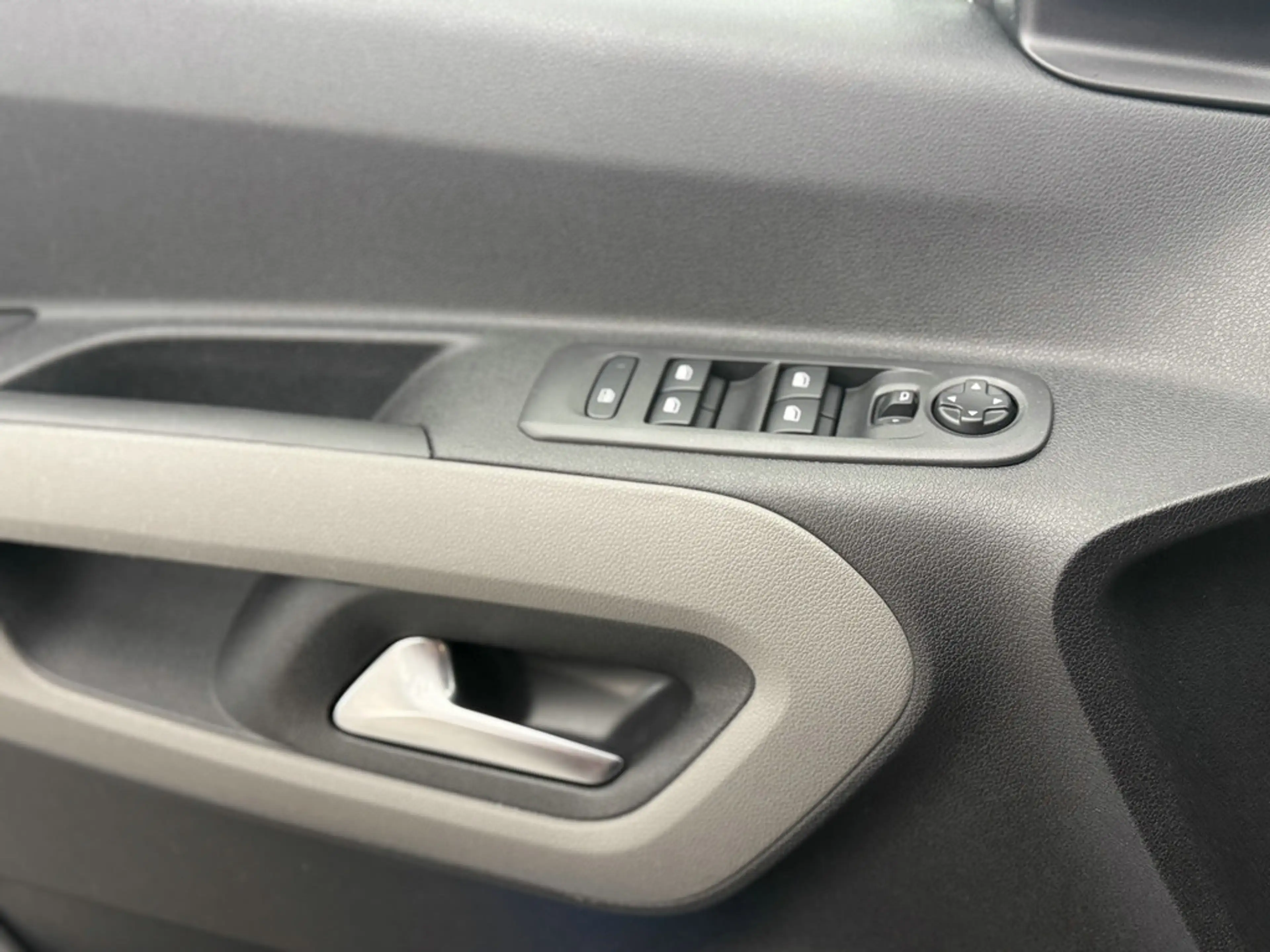 Peugeot Rifter 1.5 Blue-HDI Active, 7-Sitzer, Navi, DAB — photo 15