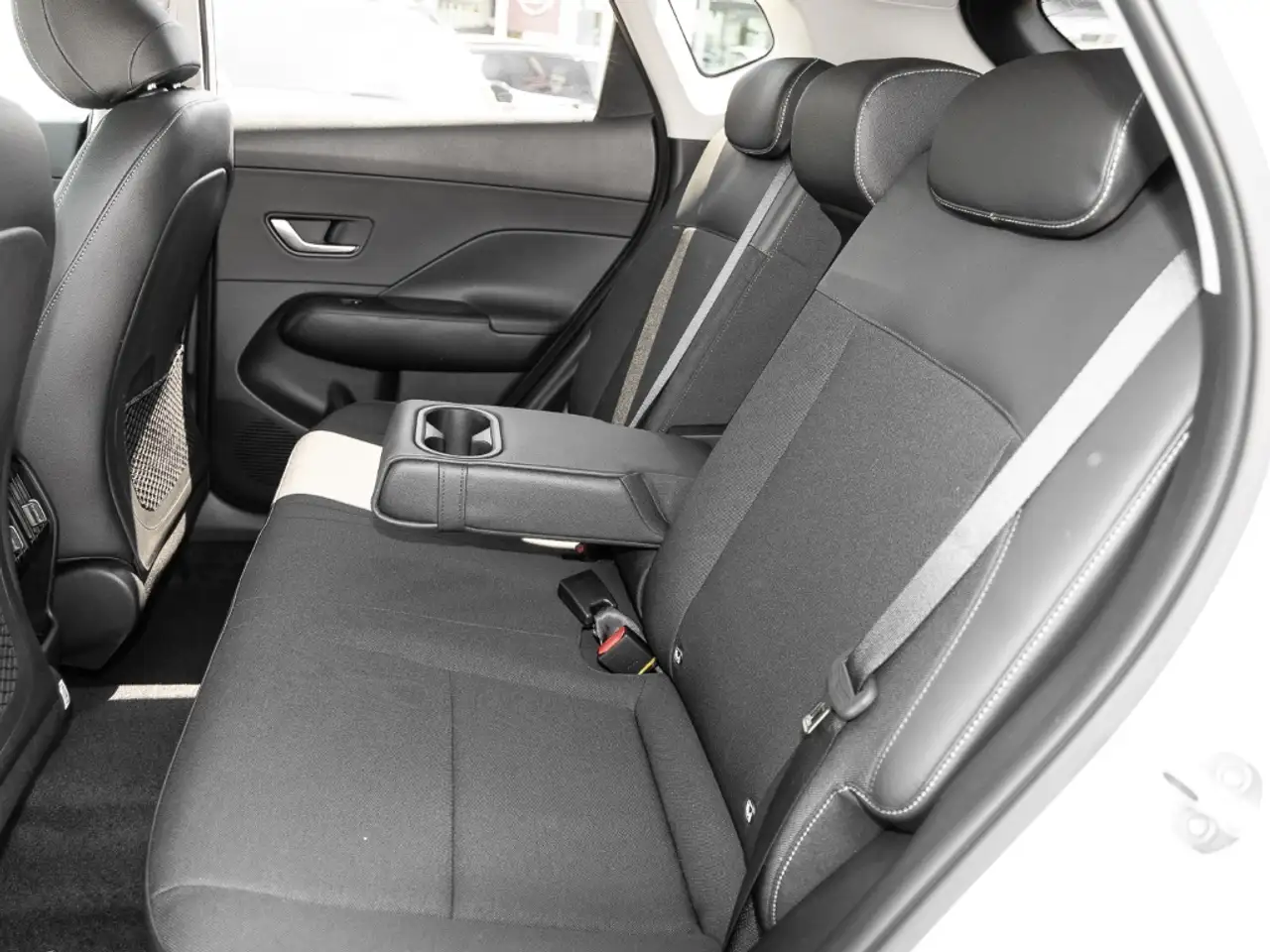 Hyundai KONA Prime 2WD Navi Kamera PDC SHZ LHZ LED ACC El. Heck 17