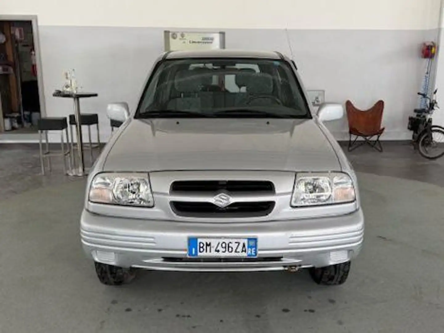 Suzuki Grand Vitara Grand Vitara 5p 2.0 16v c/2airbag,abs,AC Silber - 2