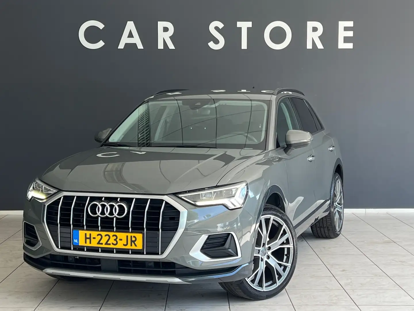 Audi Q3 35 TFSI Advanced AUTOMAAT NL AUTO Lichtmetalen vel Gris - 1